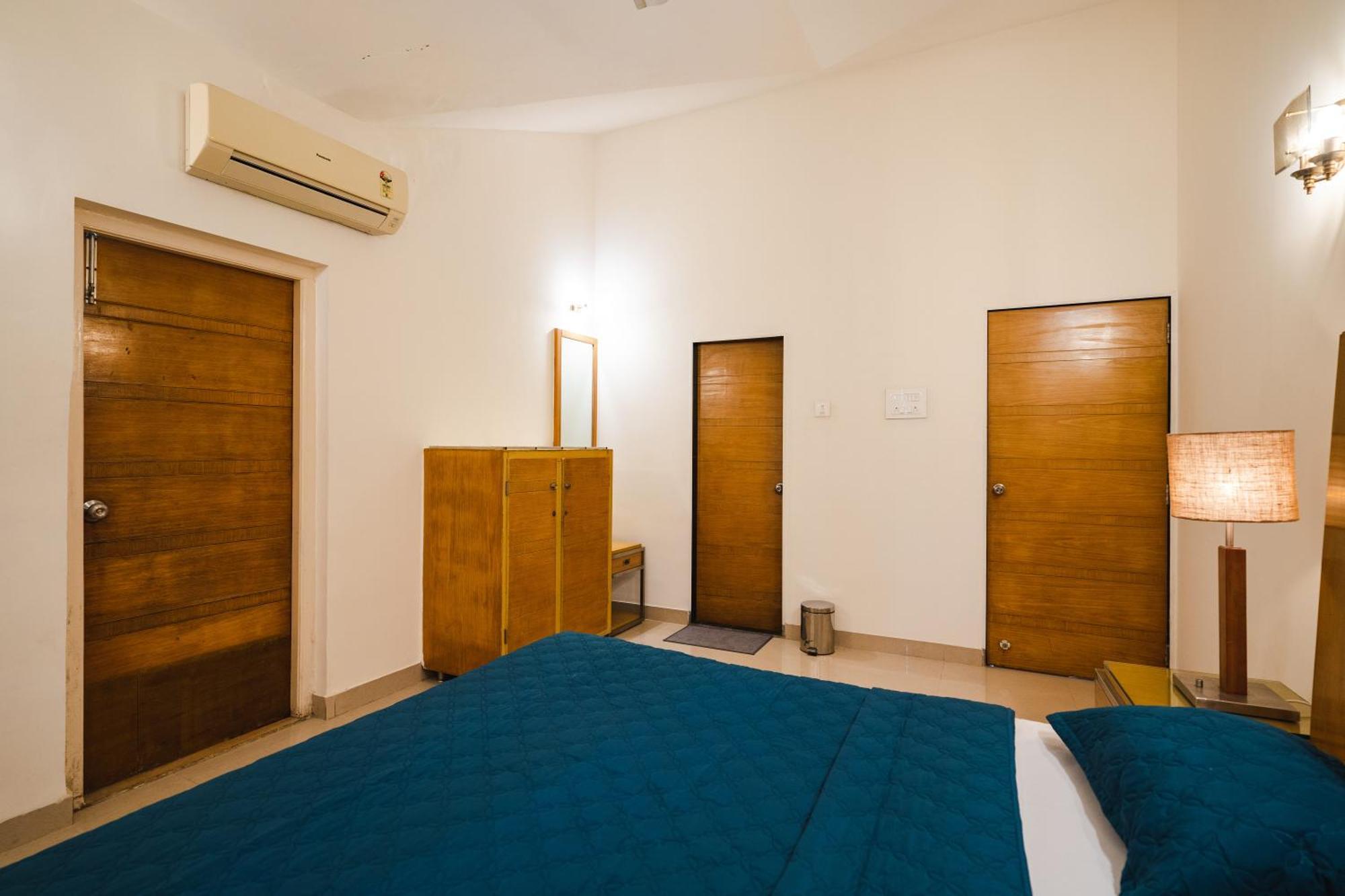 Hangout Villas