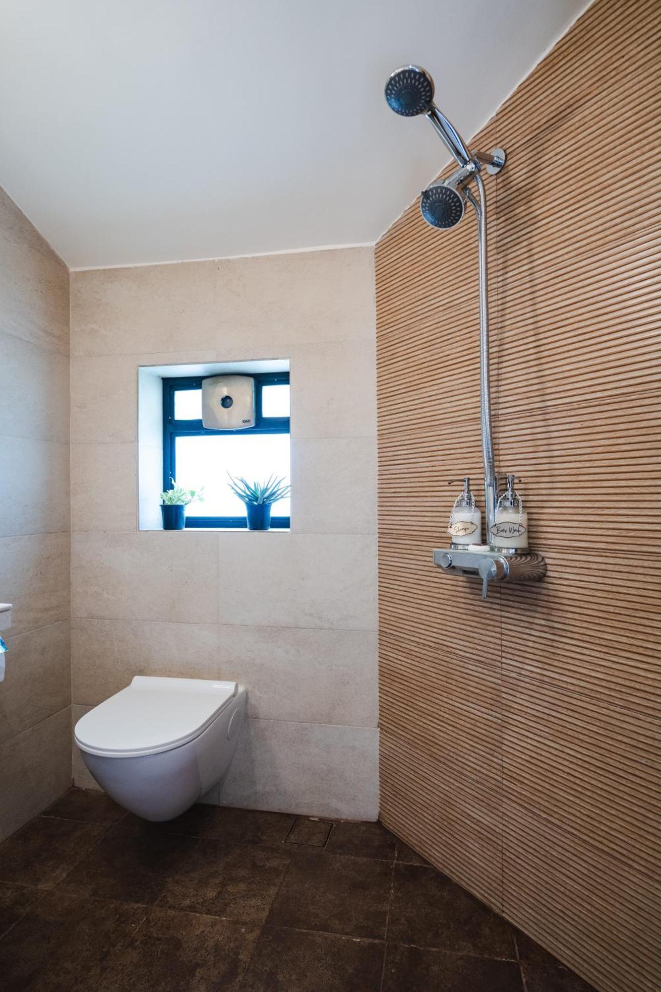 Villa Hangout Villas *