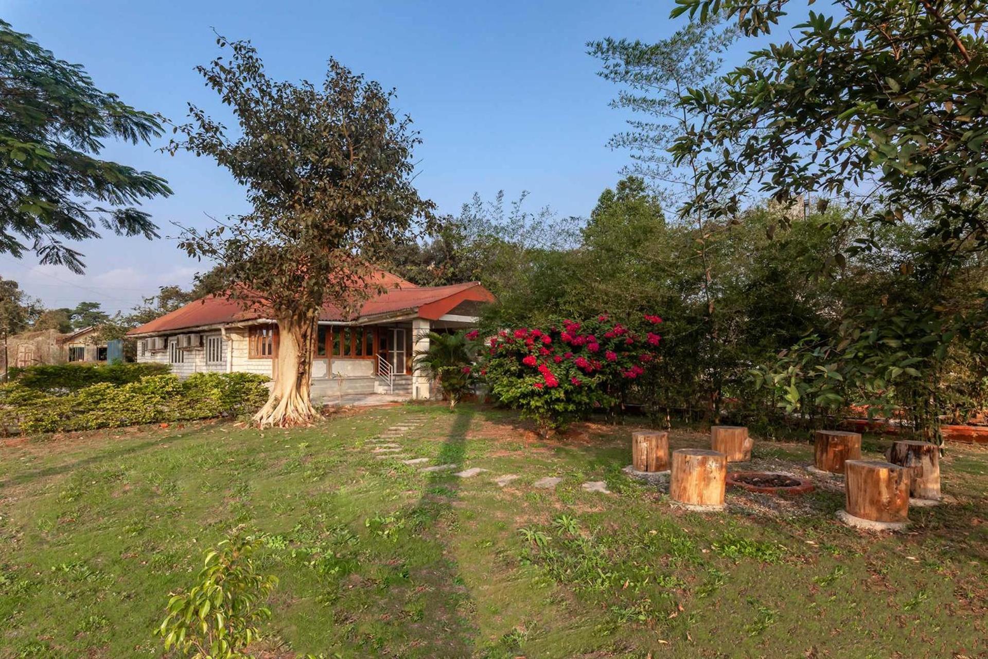 Aangan: Heritage Charm With Pool And Entertainment