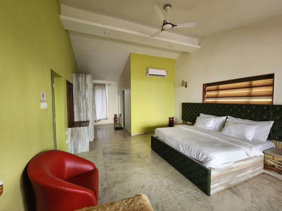Platinium 6bhk With Private Pool
