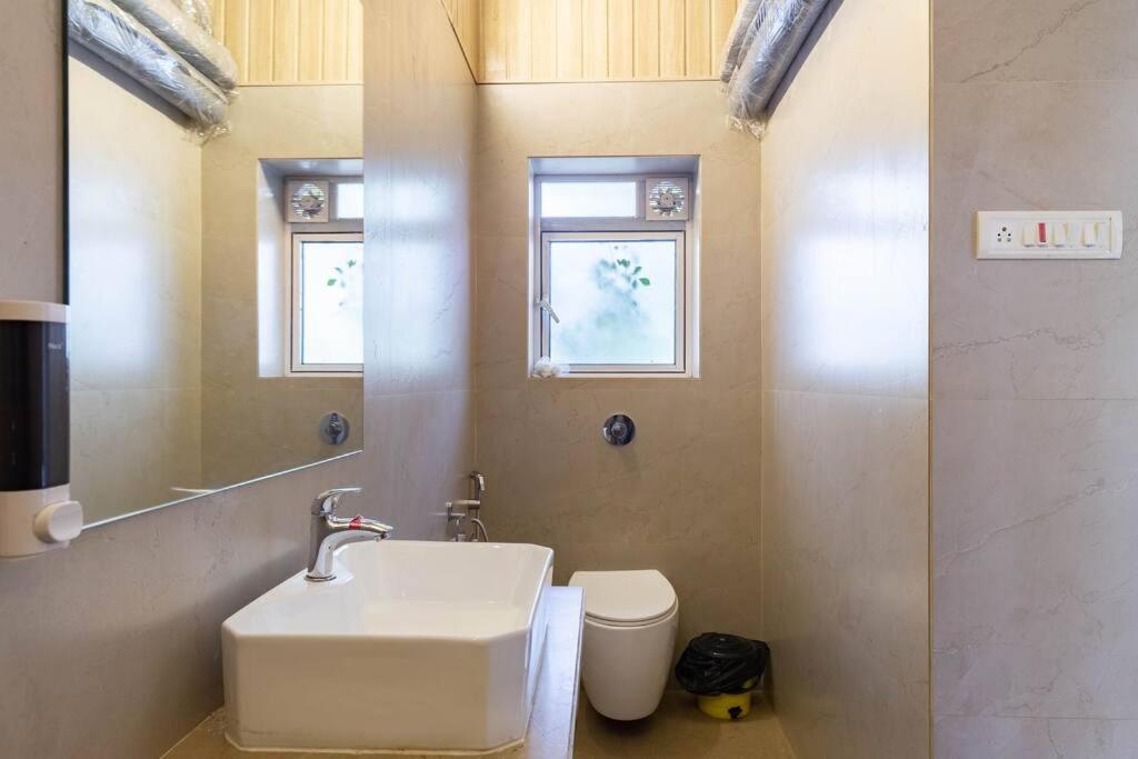 Platinium 6bhk With Private Pool Villa
