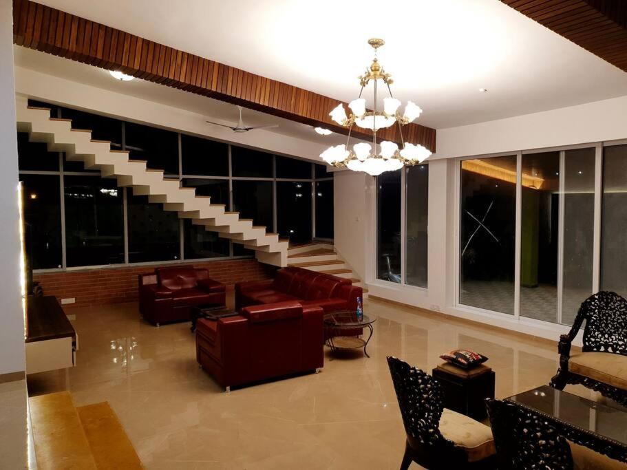Villa Platinium 6bhk With Private Pool *