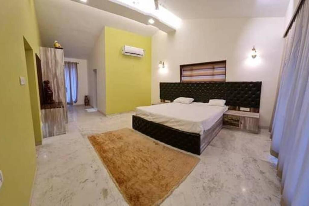 Platinium 6bhk With Private Pool Villa