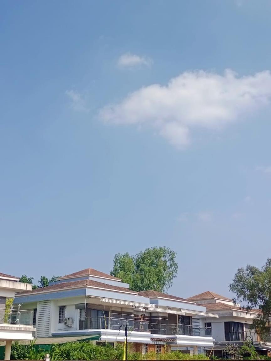 Mizzle Exotica * Lonavala