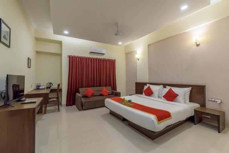 Hotel Treebo Reveniir With Pool Lonavala