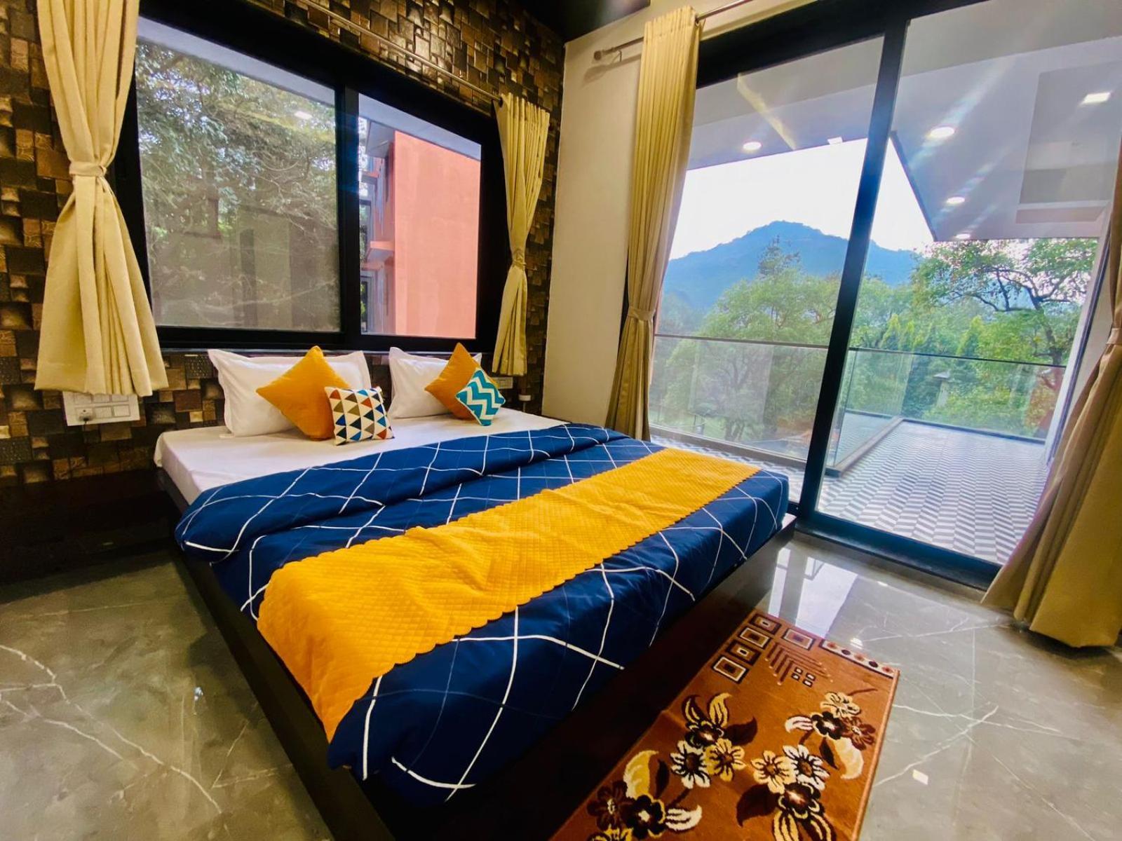 West Valley , Casa Raywood *