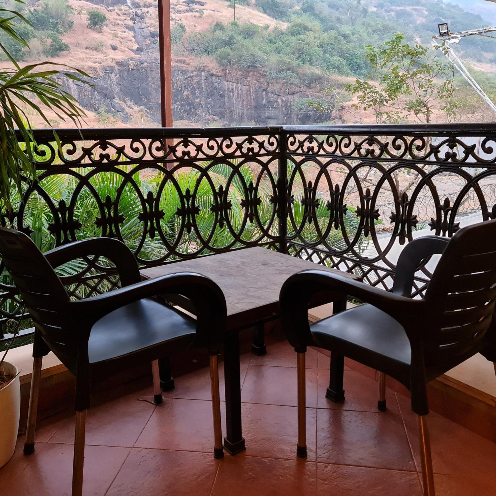 Misty Meadows, 3* Lonavala