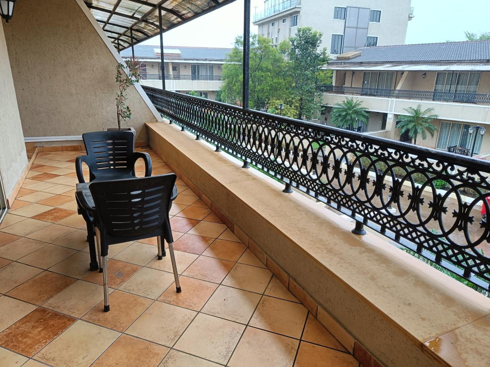 Resort Misty Meadows, Lonavala