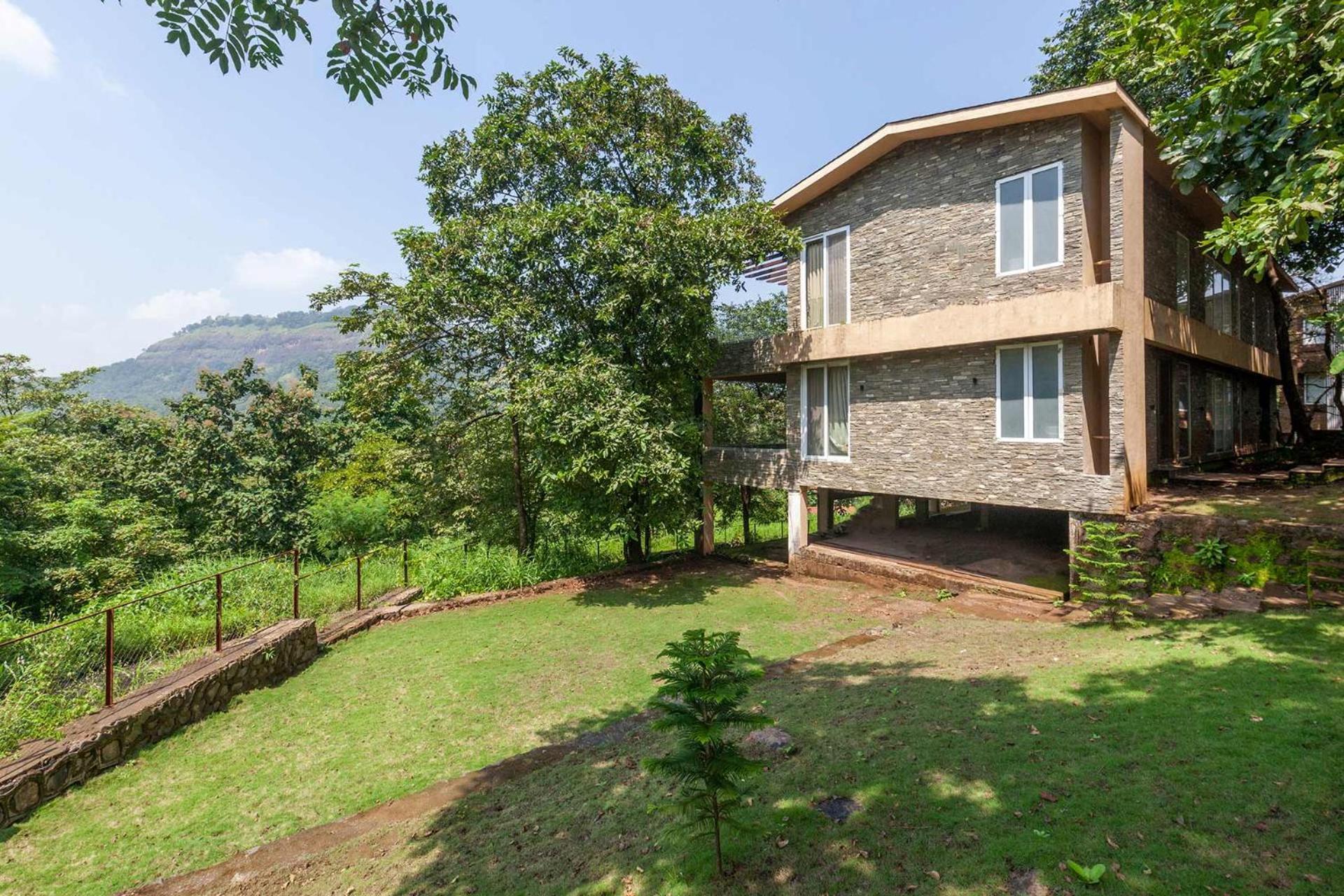 Villa Inara By Stayvista - Amidst Lush Greenery With Outdoor Swimming Pool & Indoor Games
