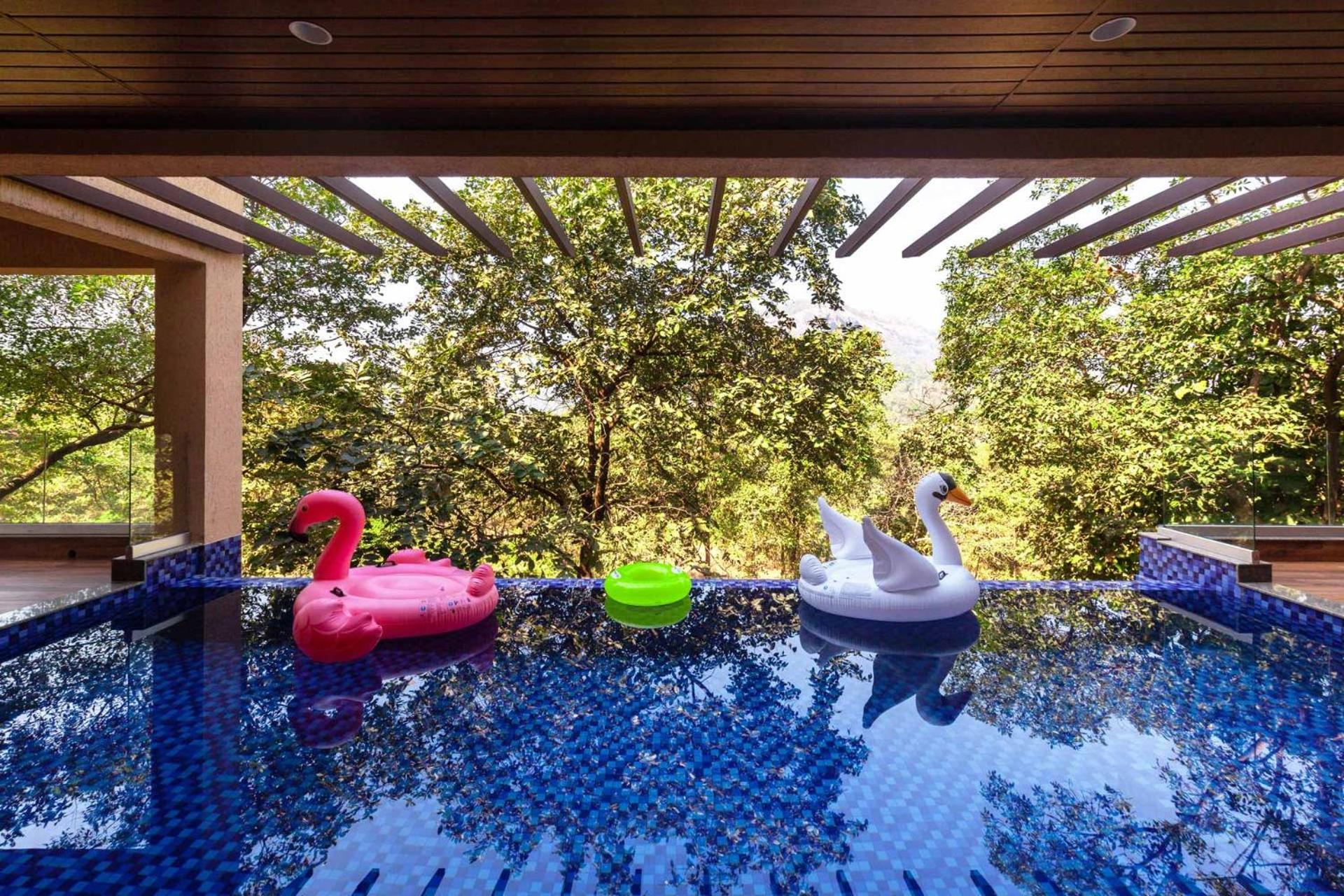 Inara By Stayvista - Amidst Lush Greenery With Outdoor Swimming Pool & Indoor Games Villa Lonavala