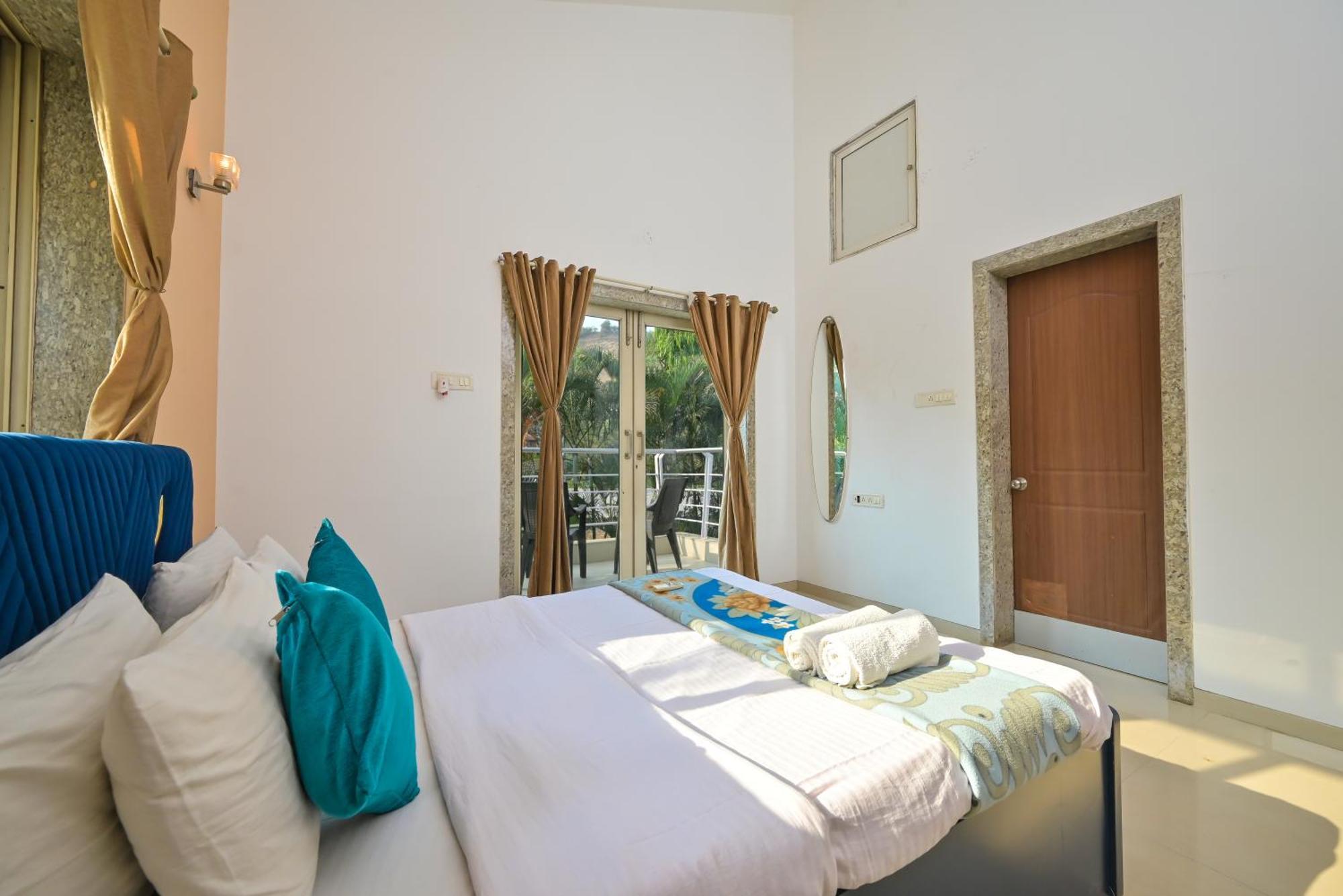 S4 * Lonavala