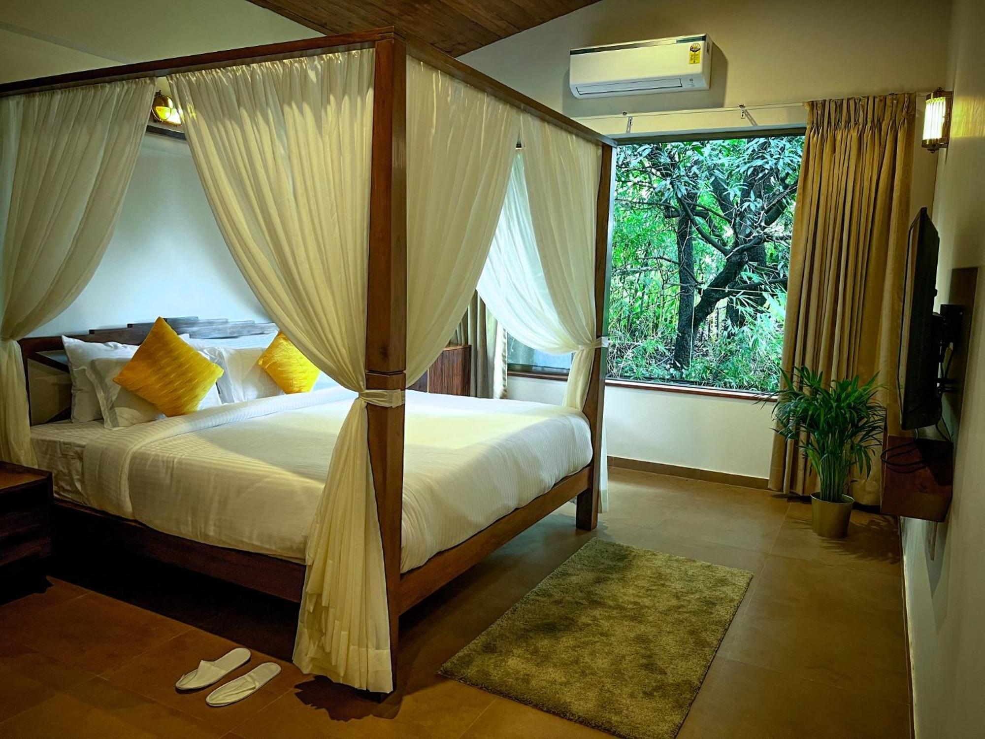 Antheia Resorts, Pawna *