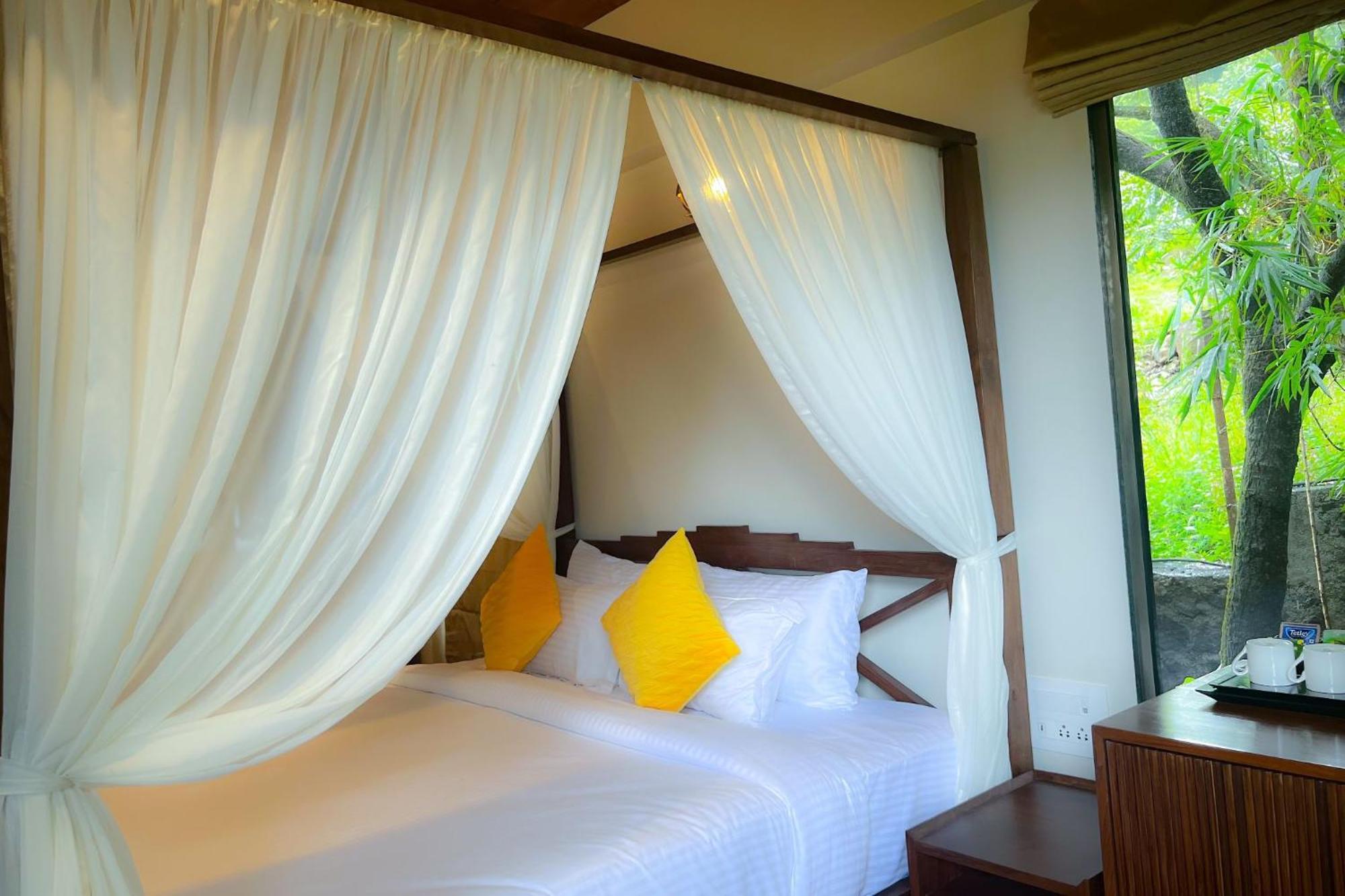 Resort Antheia Resorts, Pawna Lonavala