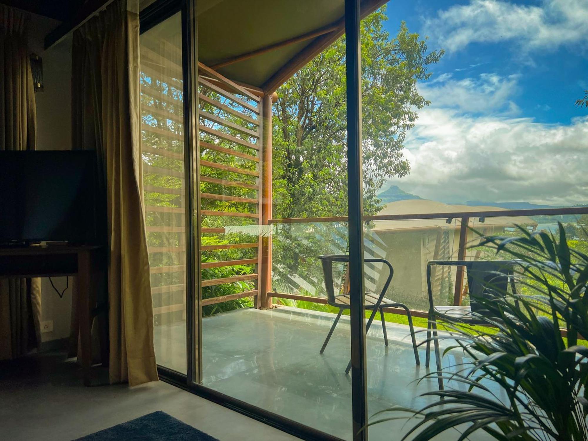 Antheia Resorts, Pawna