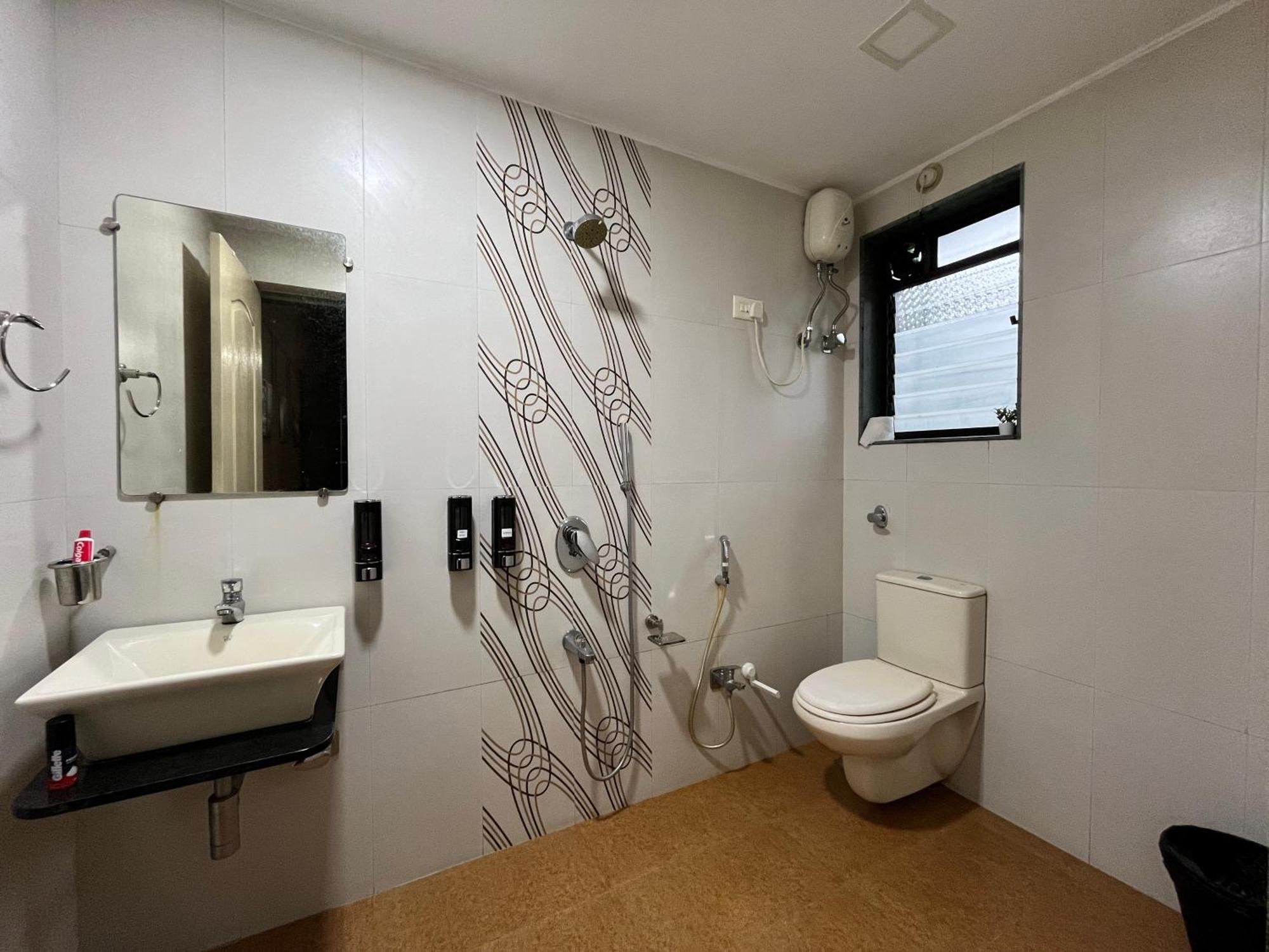 Villa Tranquil : 3bhk Spacious In Gold Valley *