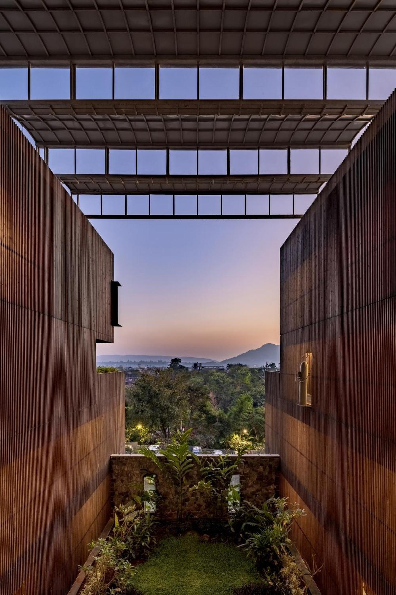 Radisson And Lonavala