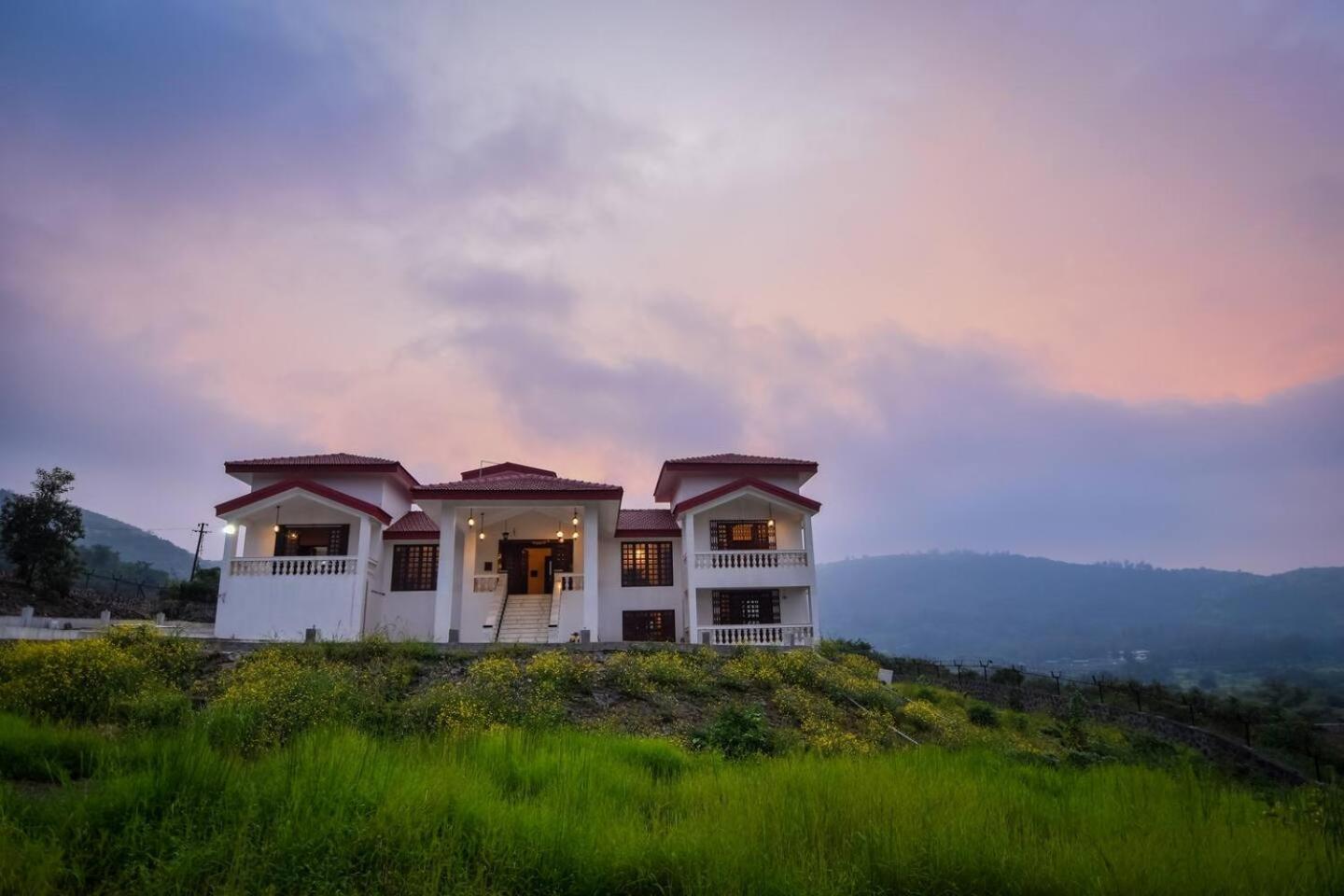 Colonial Pet Friendly 3 Bhk With Outstanding Views * Lonavala