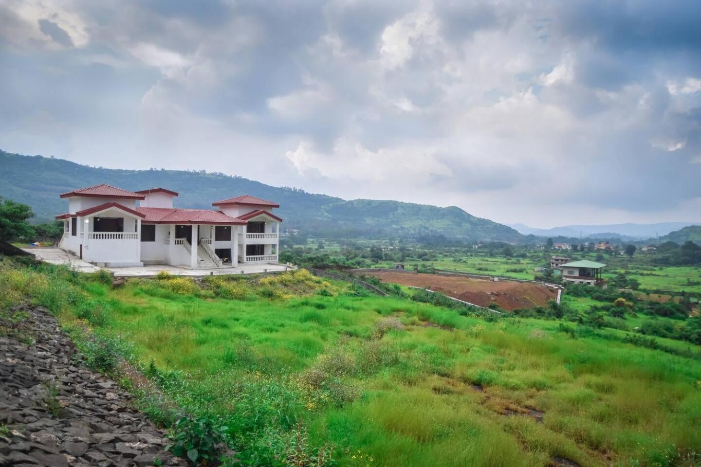 Colonial Pet Friendly 3 Bhk With Outstanding Views Villa *