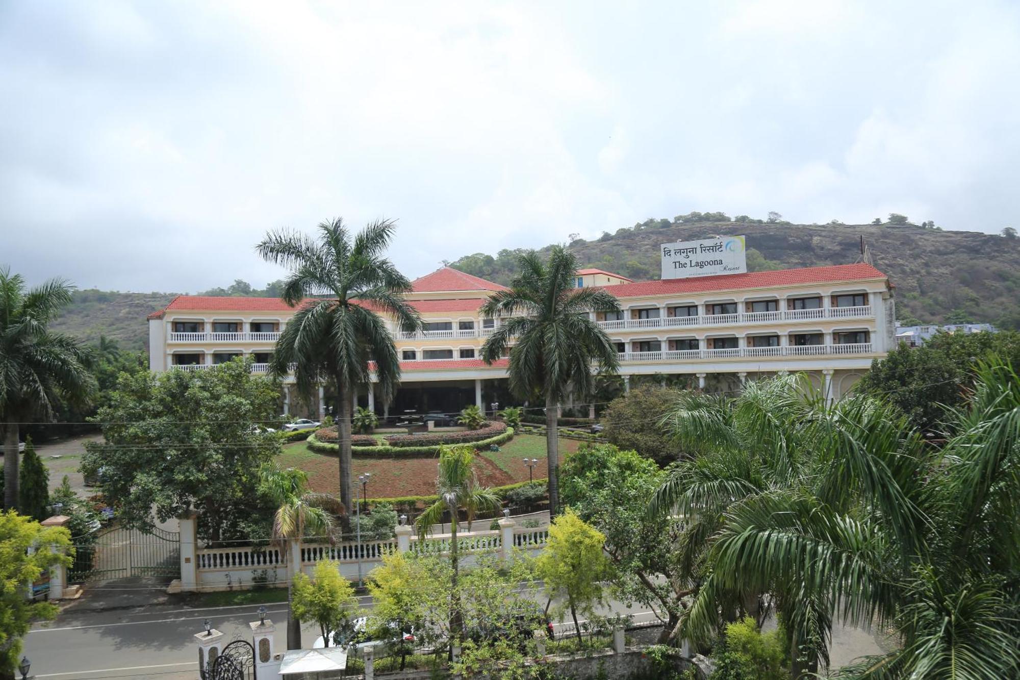 The Lagoona Resort 4*
