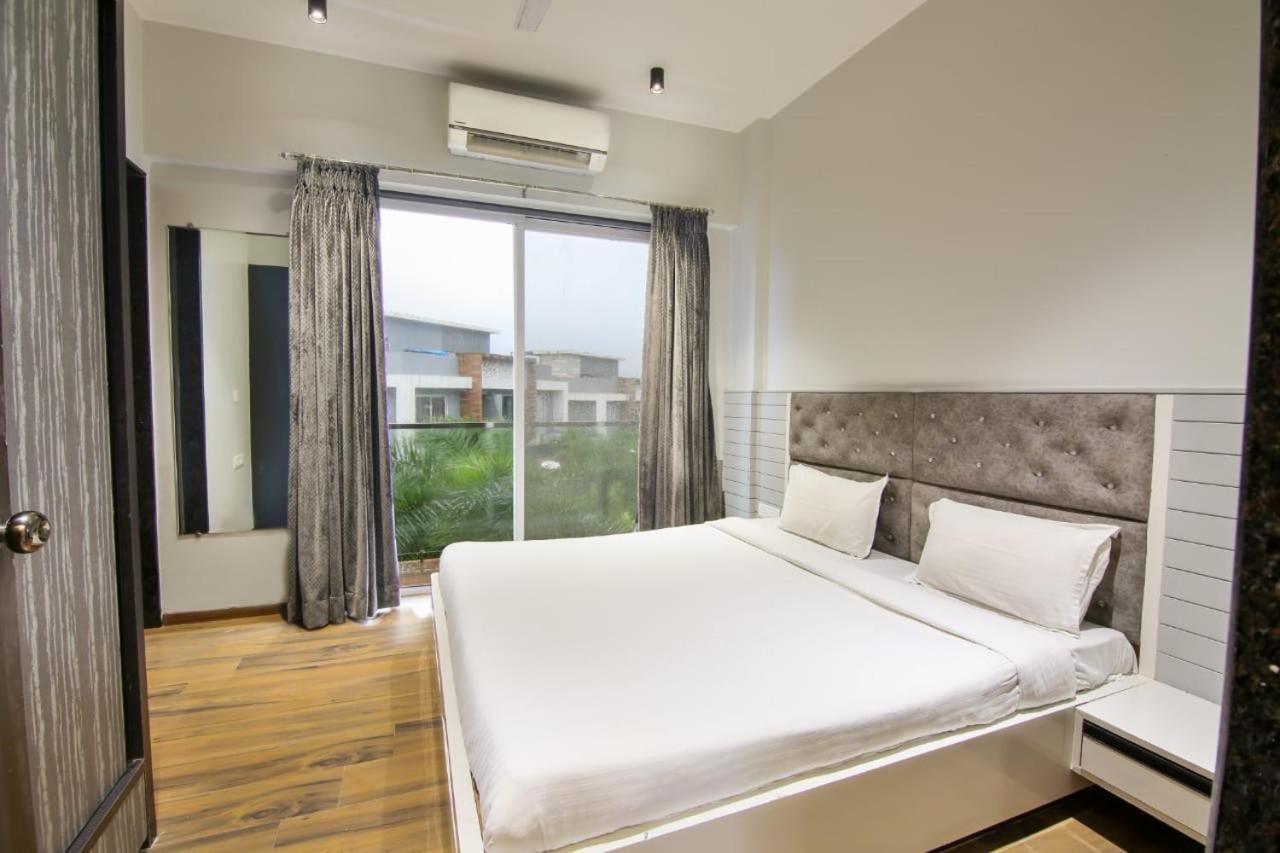 Mannat Glow Villa *