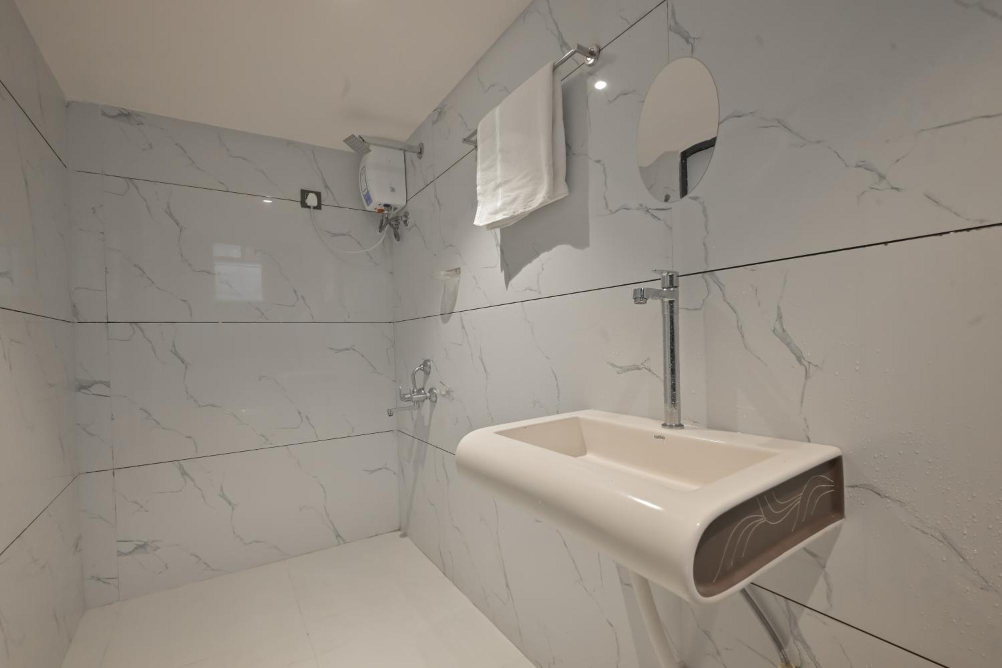 Empyrean Ll 3bhk Ii Marshal Ii Ac Ii Big Pool Ll Luxury Ii