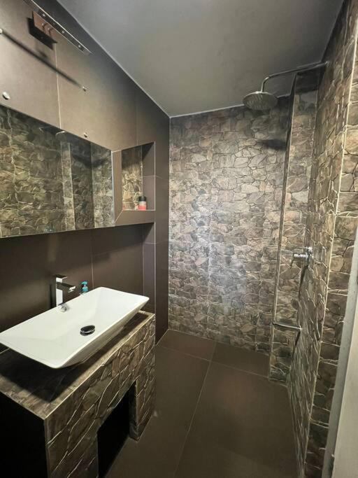 Villa Mount Bungalows-3br Pvtpool Lawn *