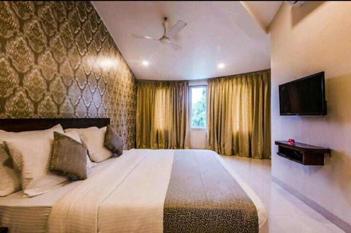 Strand Resort 3* Lonavala