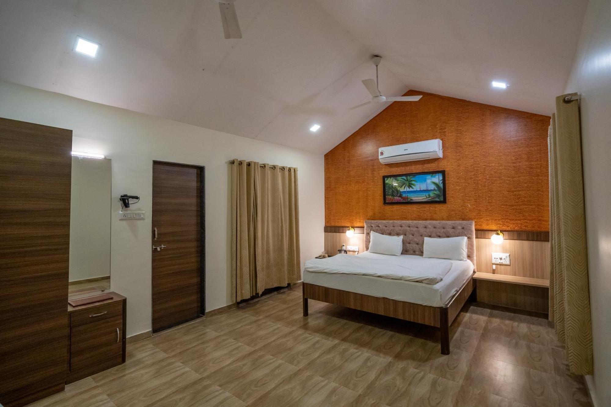 Velvet Resort-near Pawna