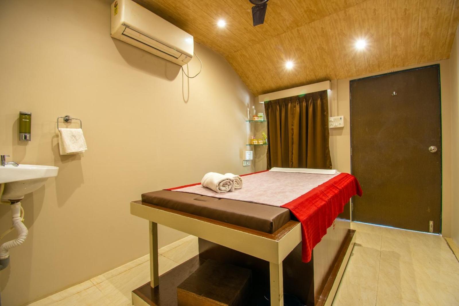 Flora Ecostay And Lonavala