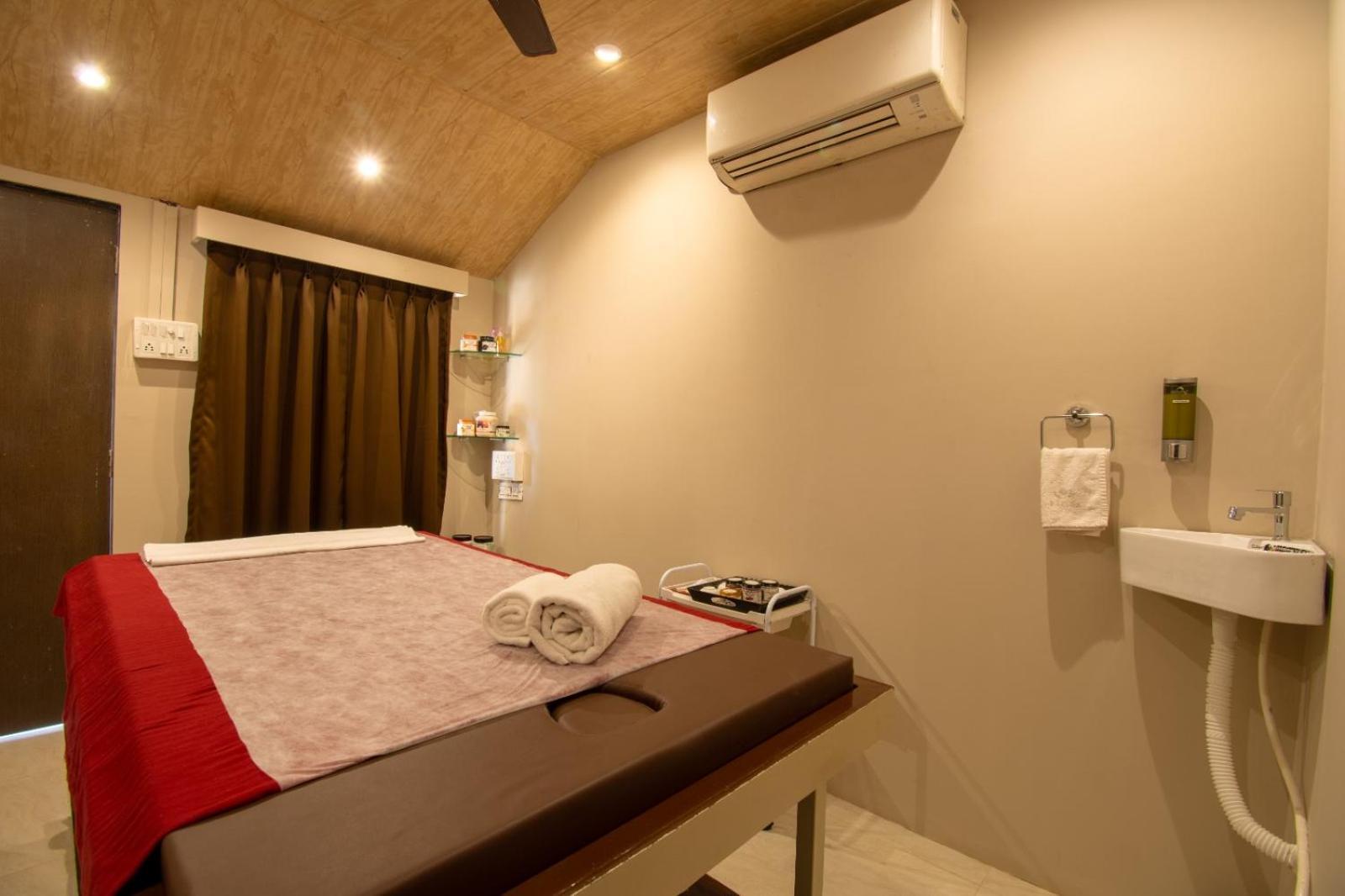 Flora Ecostay And Resort