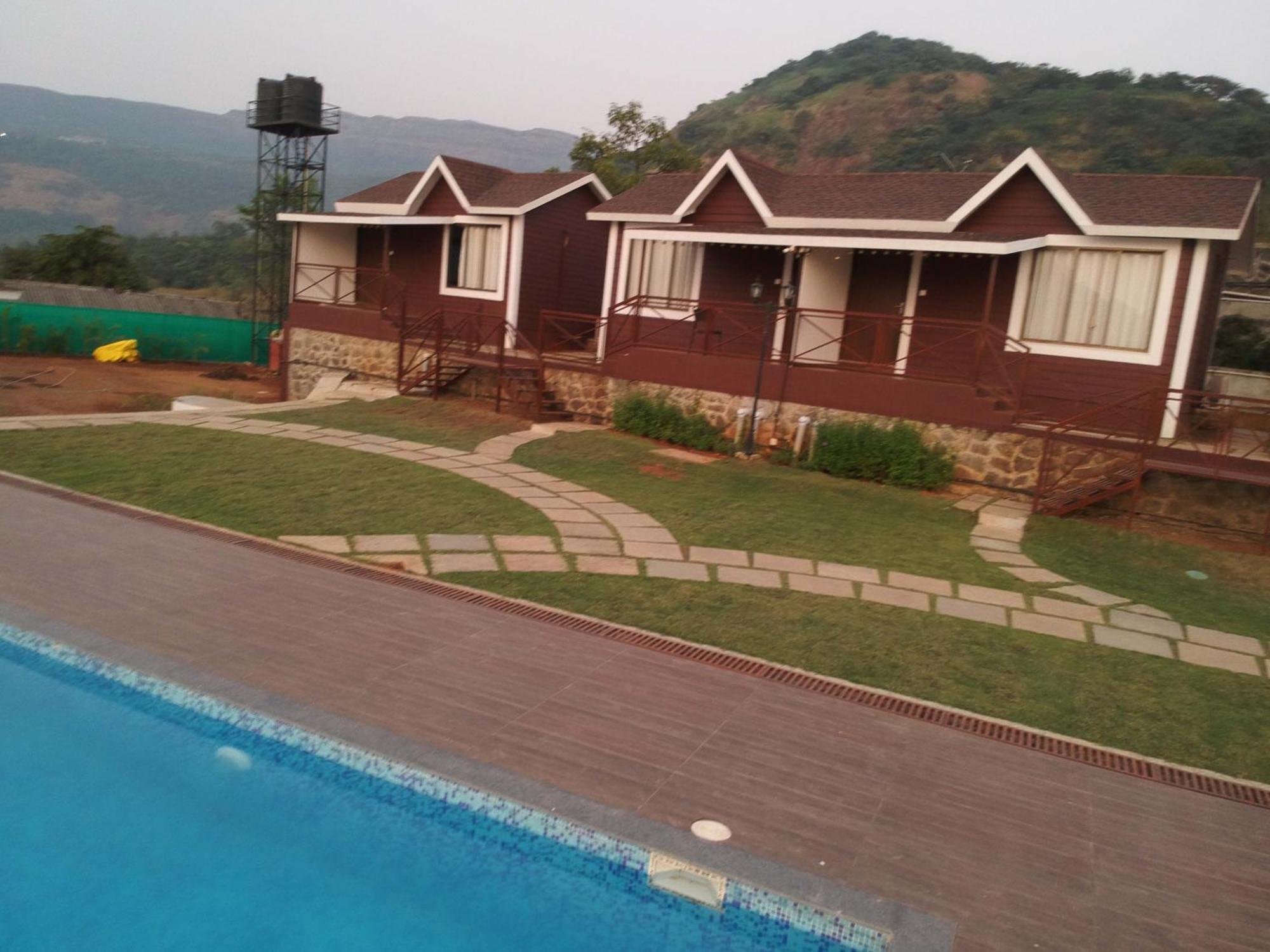Resort Velvet Resort-near Pawna Lonavala