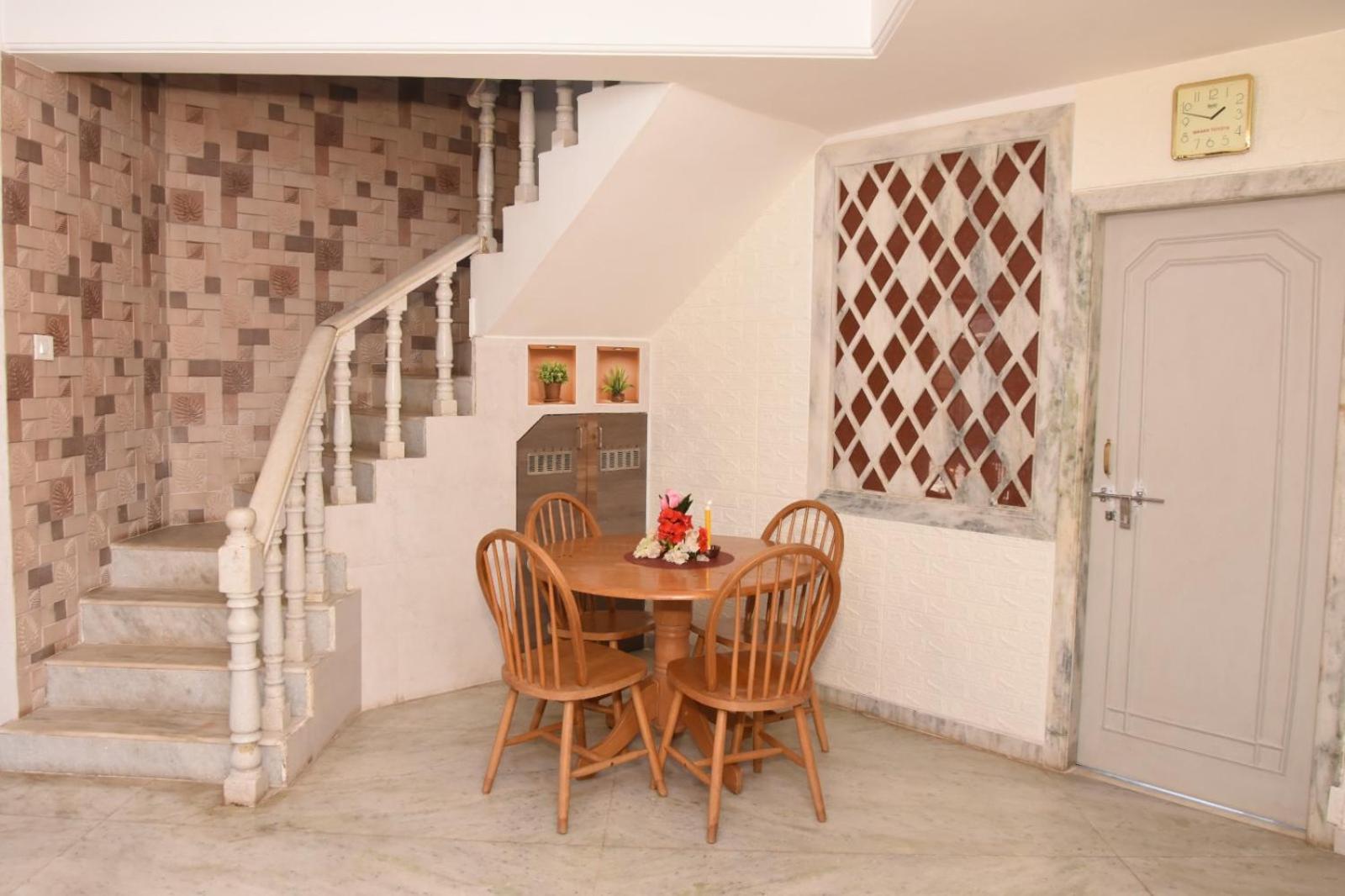 Upper Deck Villa