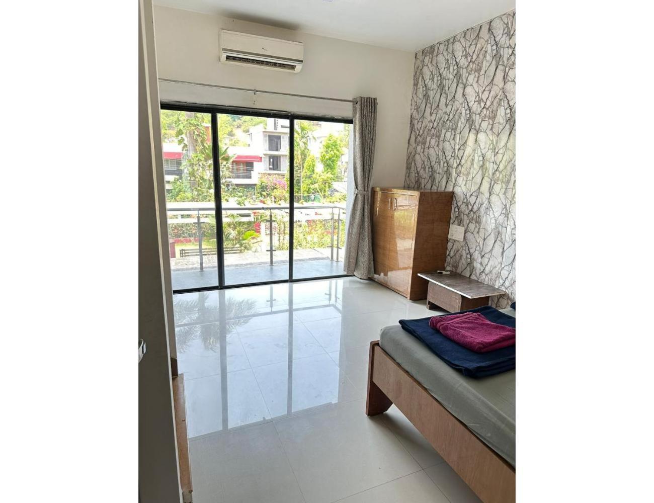 Homestay Hempriya Villa, *