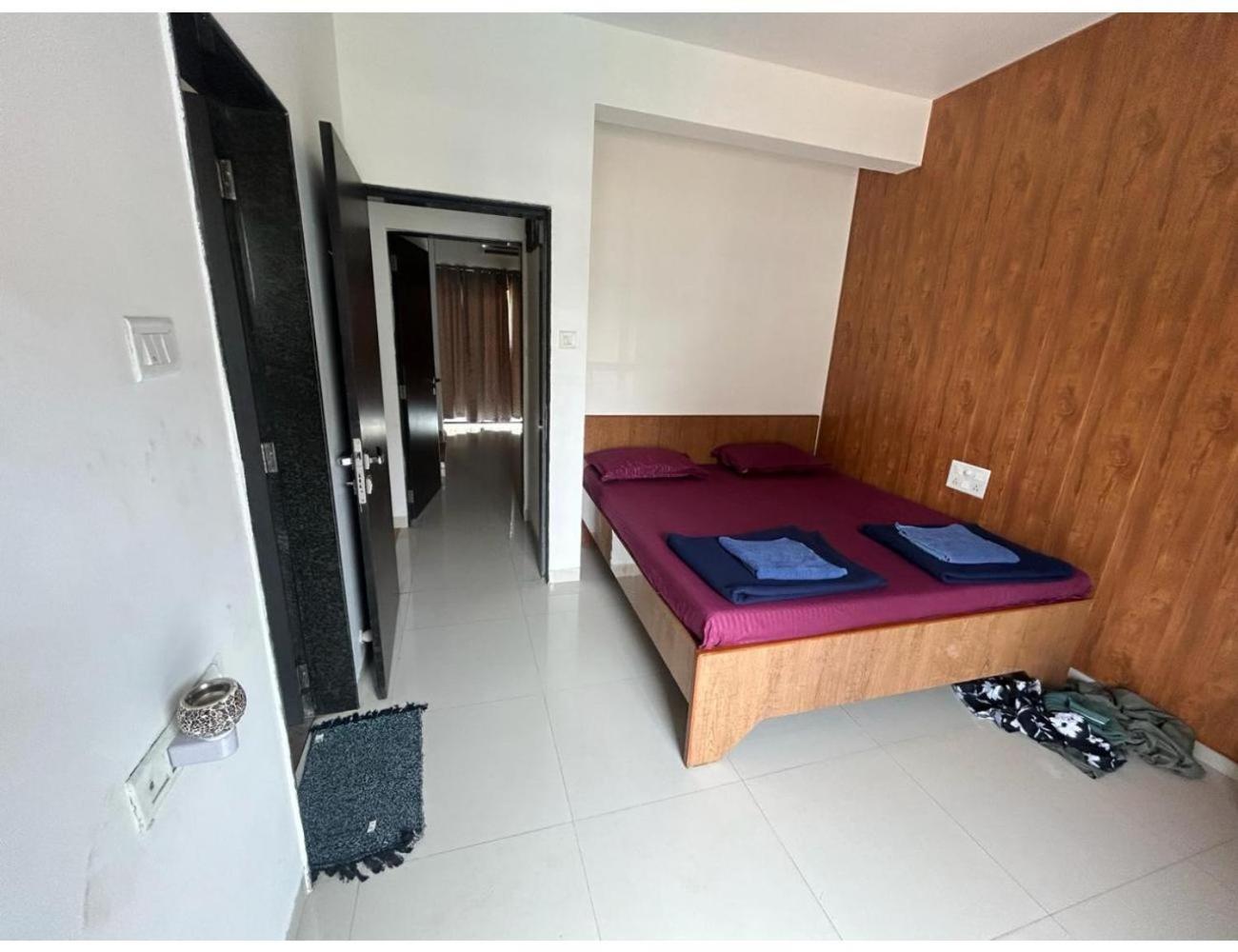 Hempriya Villa, Homestay *