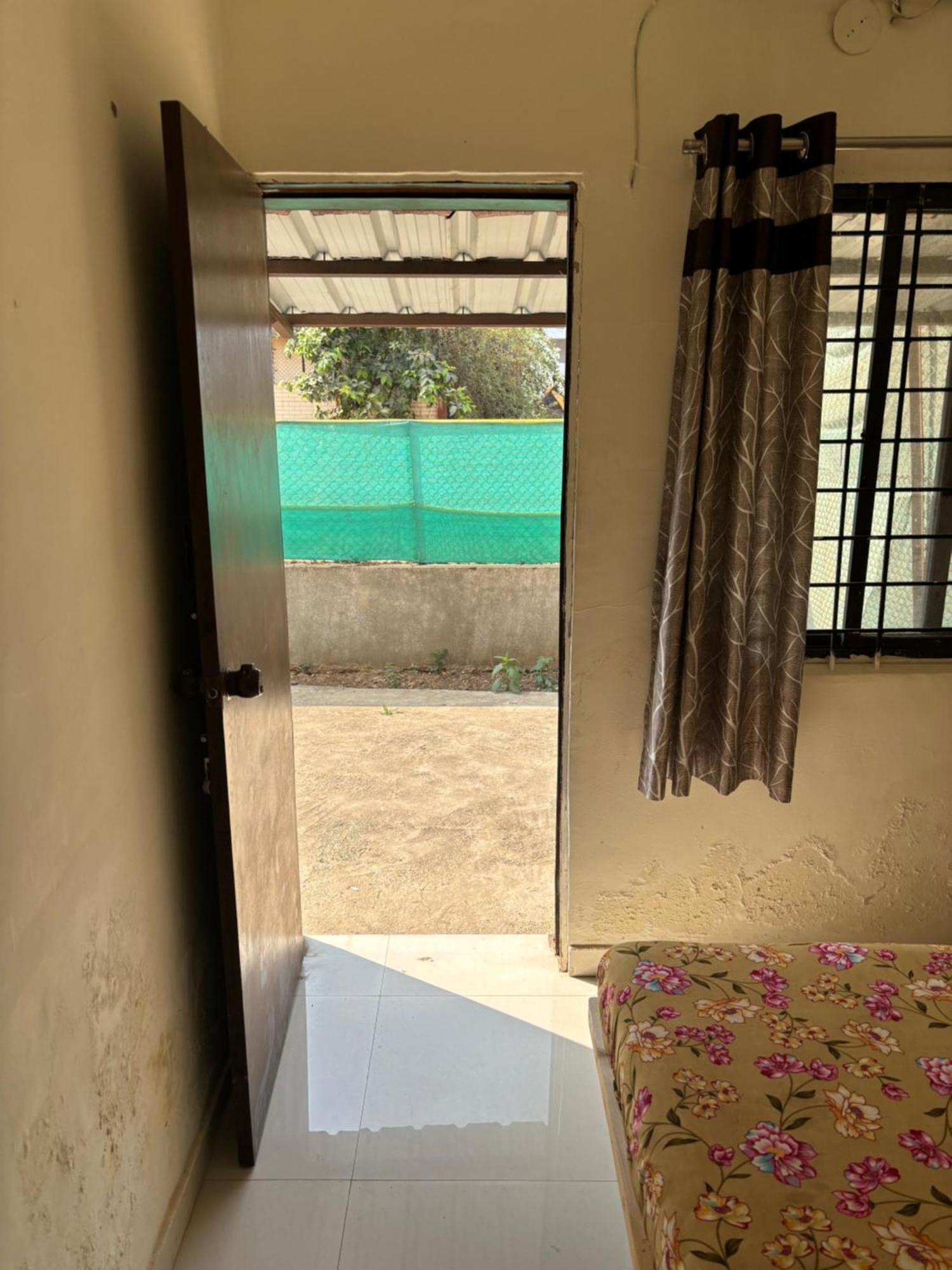 Bonita & * Lonavala