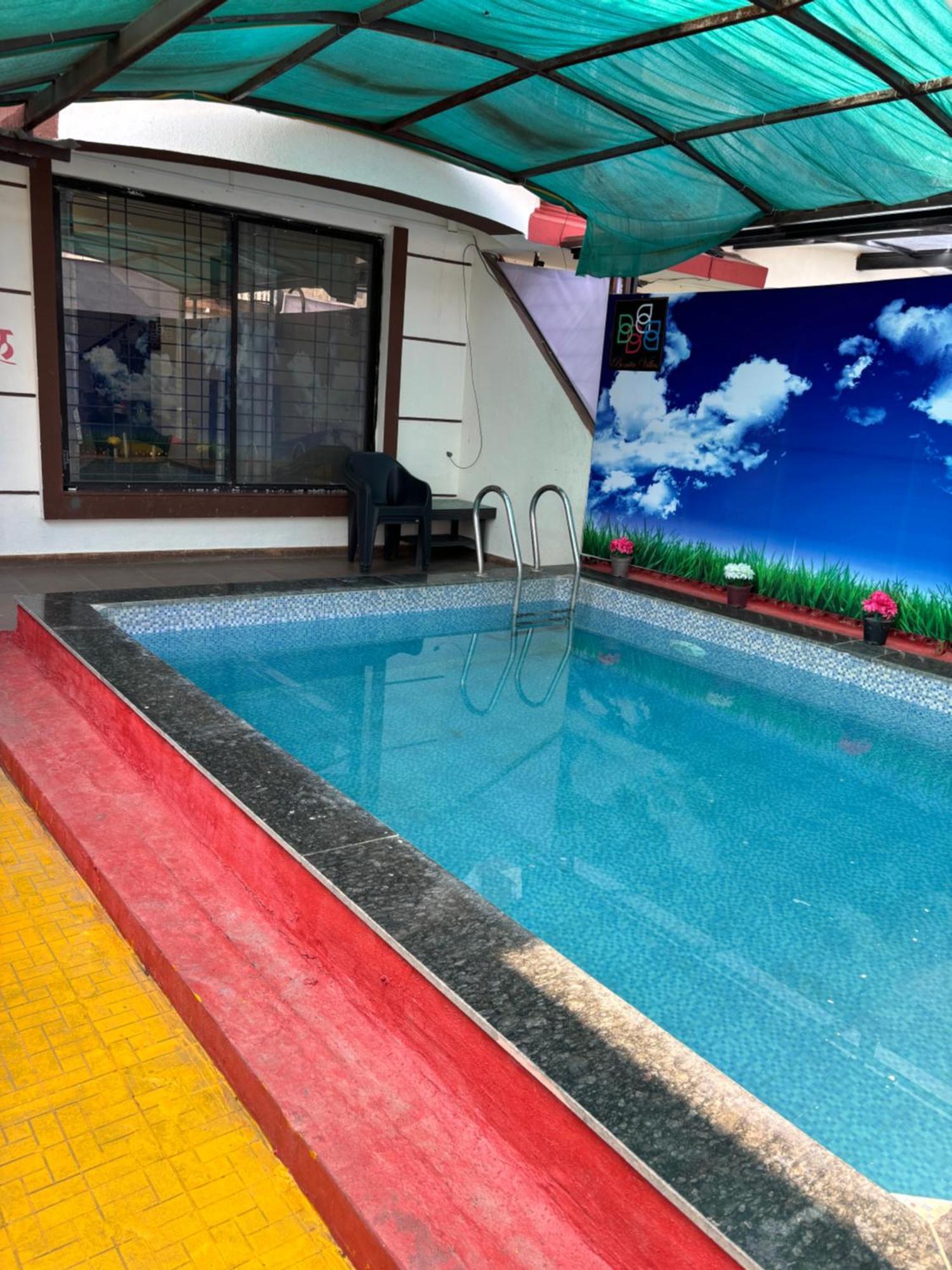 Bonita & * Lonavala