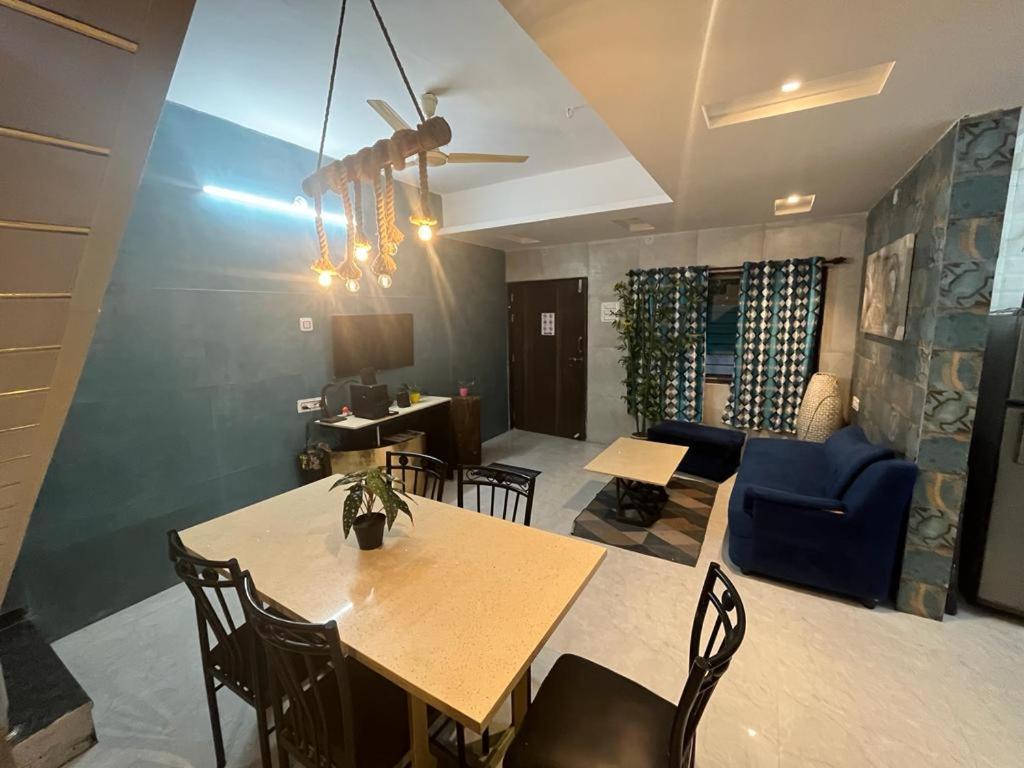 Ivy Goldenhill 3 Bhk With Private Pool, *