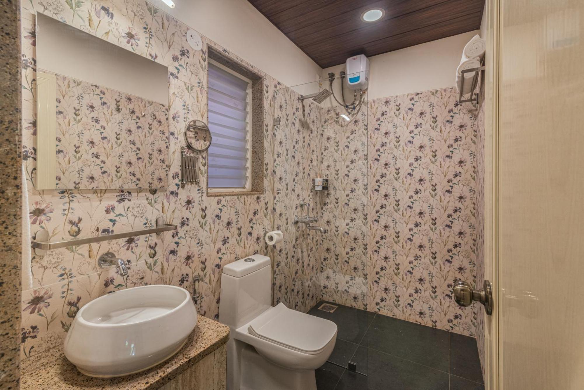 Saffronstays Chira - Pool In The Heart Of Khandala * Lonavala