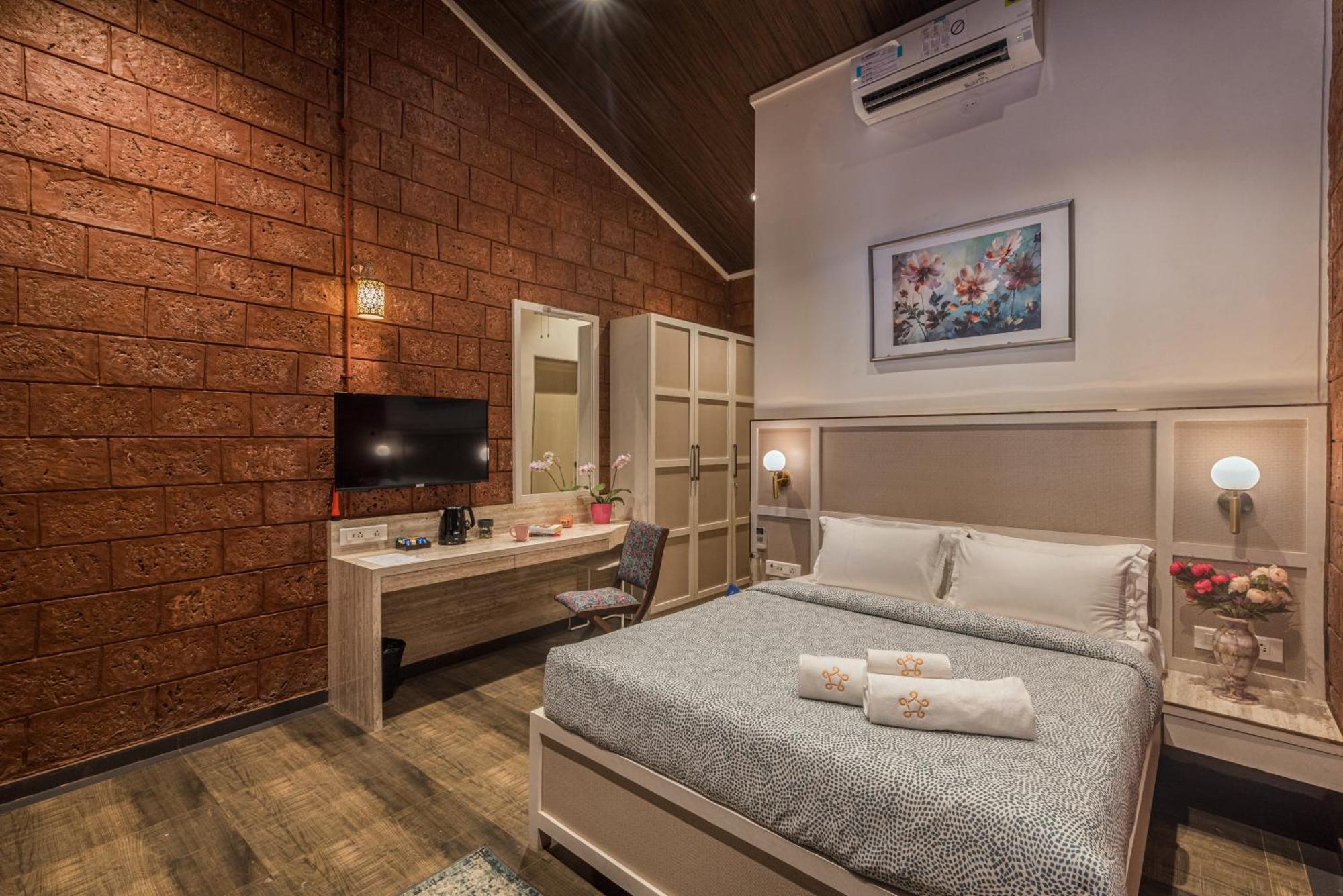 Villa Saffronstays Chira - Pool In The Heart Of Khandala *