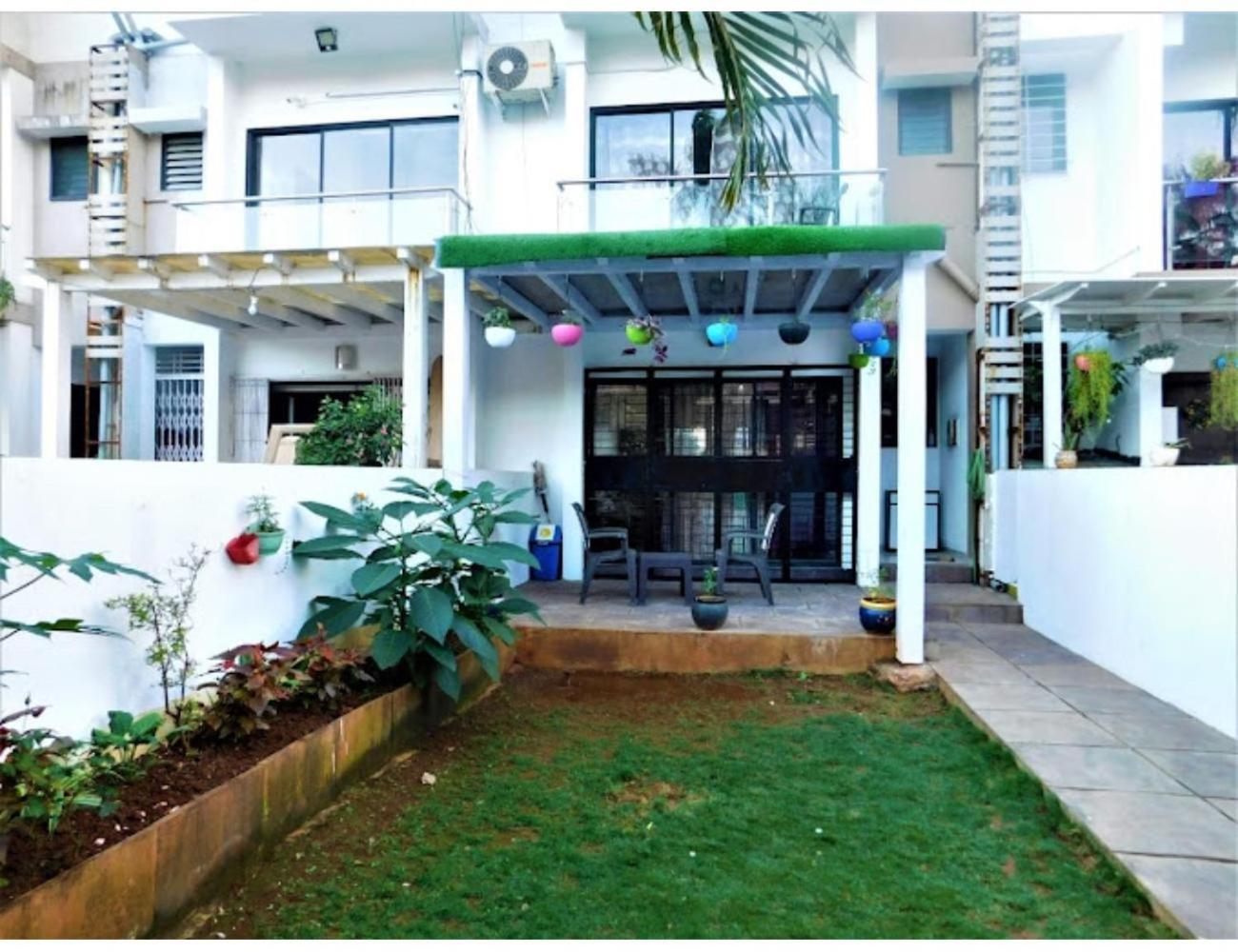 Hempriya Villa, Homestay