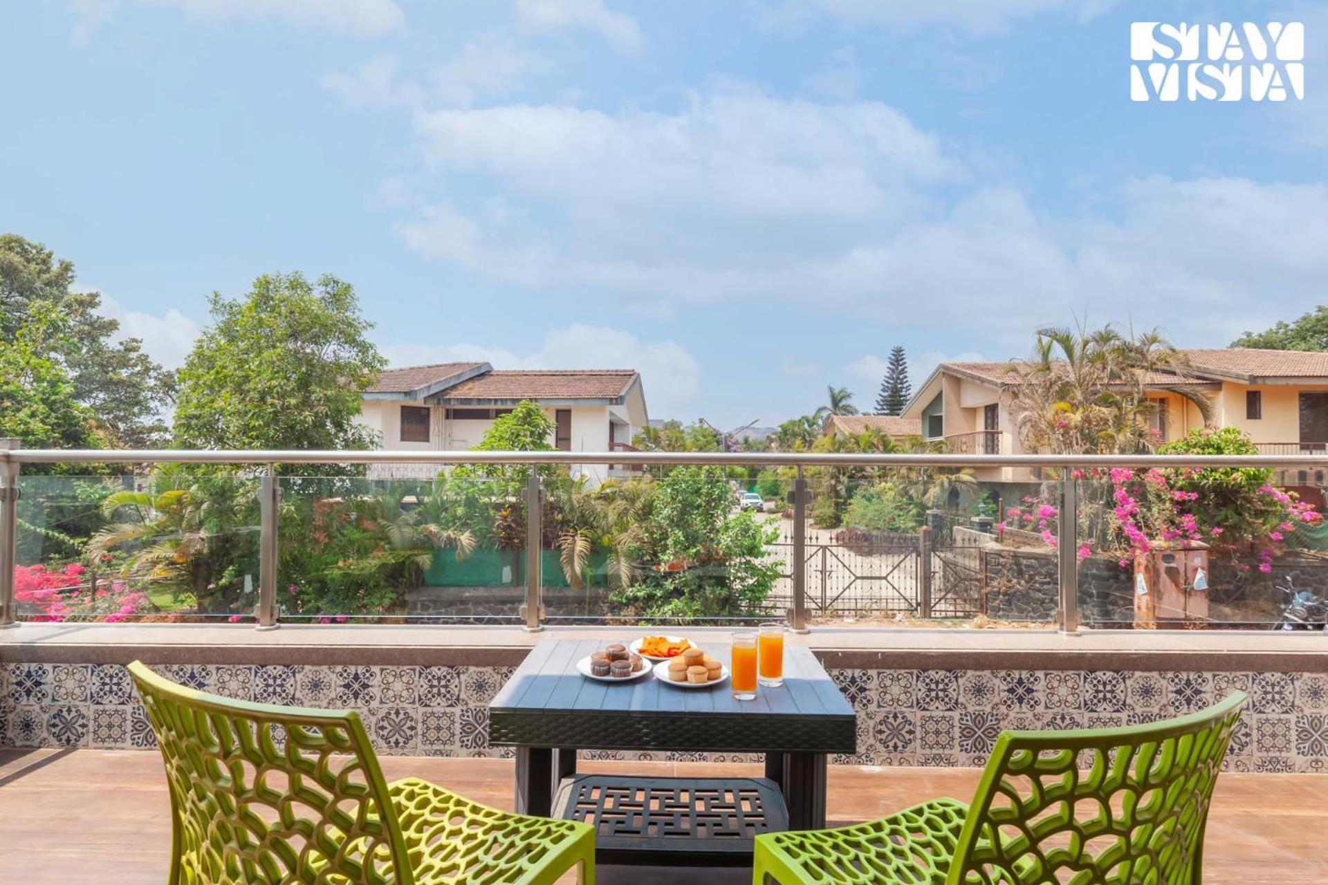 Stayvista's Cosmo Zen - Mountain-view With Pool, Jacuzzi, And Indoor & Outdoor Activities