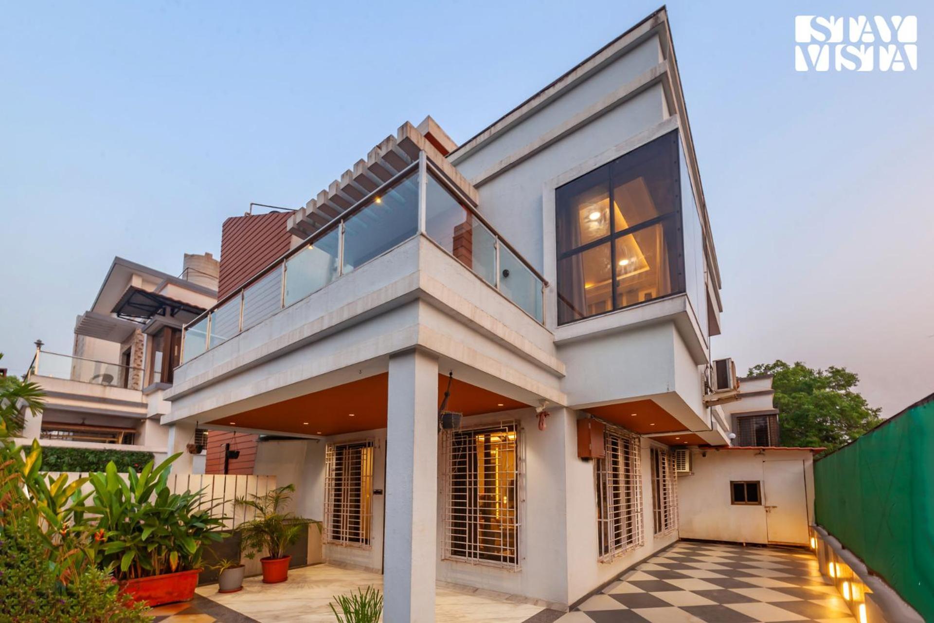Stayvista's Cosmo Zen - Mountain-view With Pool, Jacuzzi, And Indoor & Outdoor Activities * Lonavala