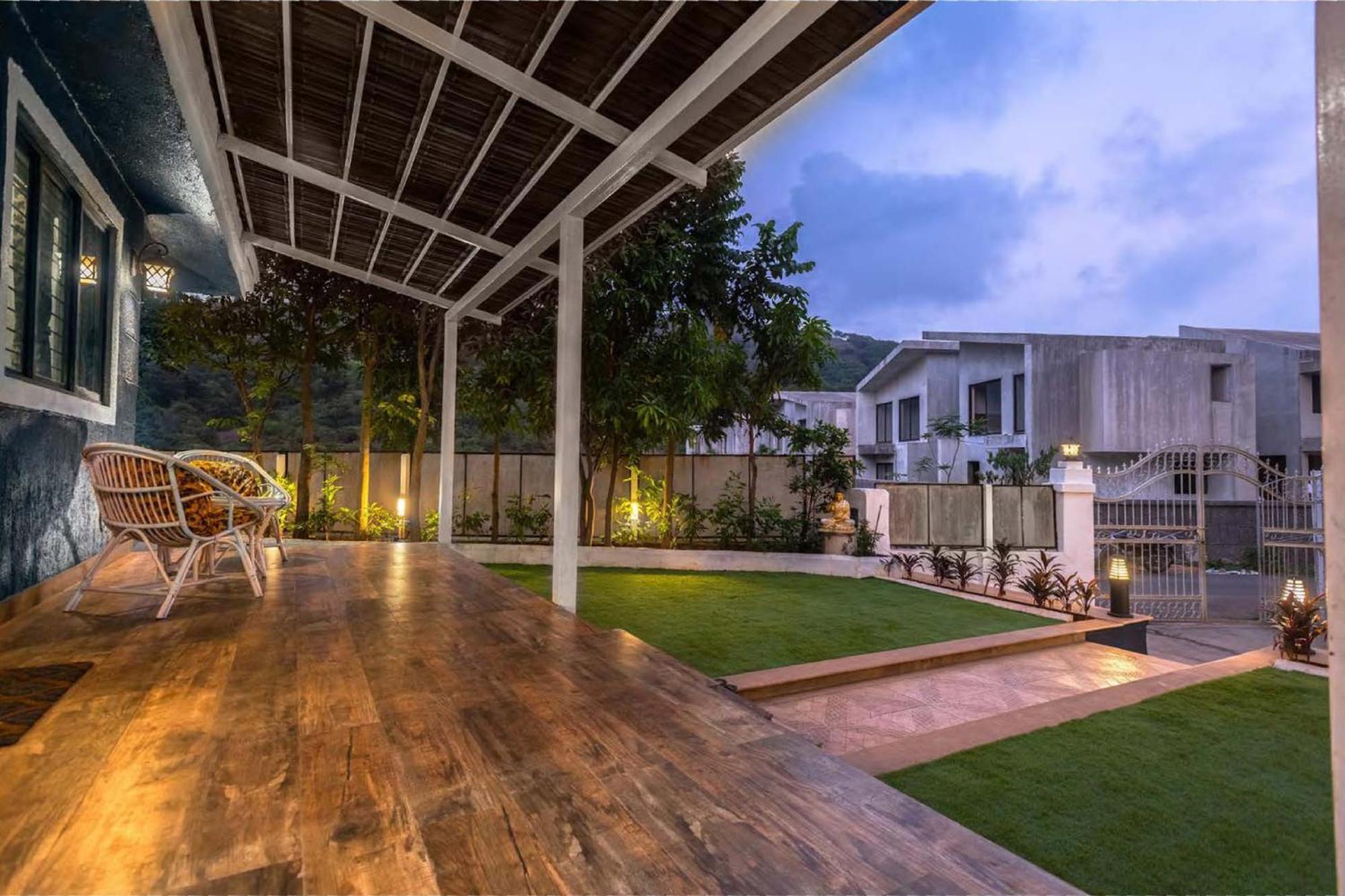 Redhomex La Maison Bleu Villa Lonavala