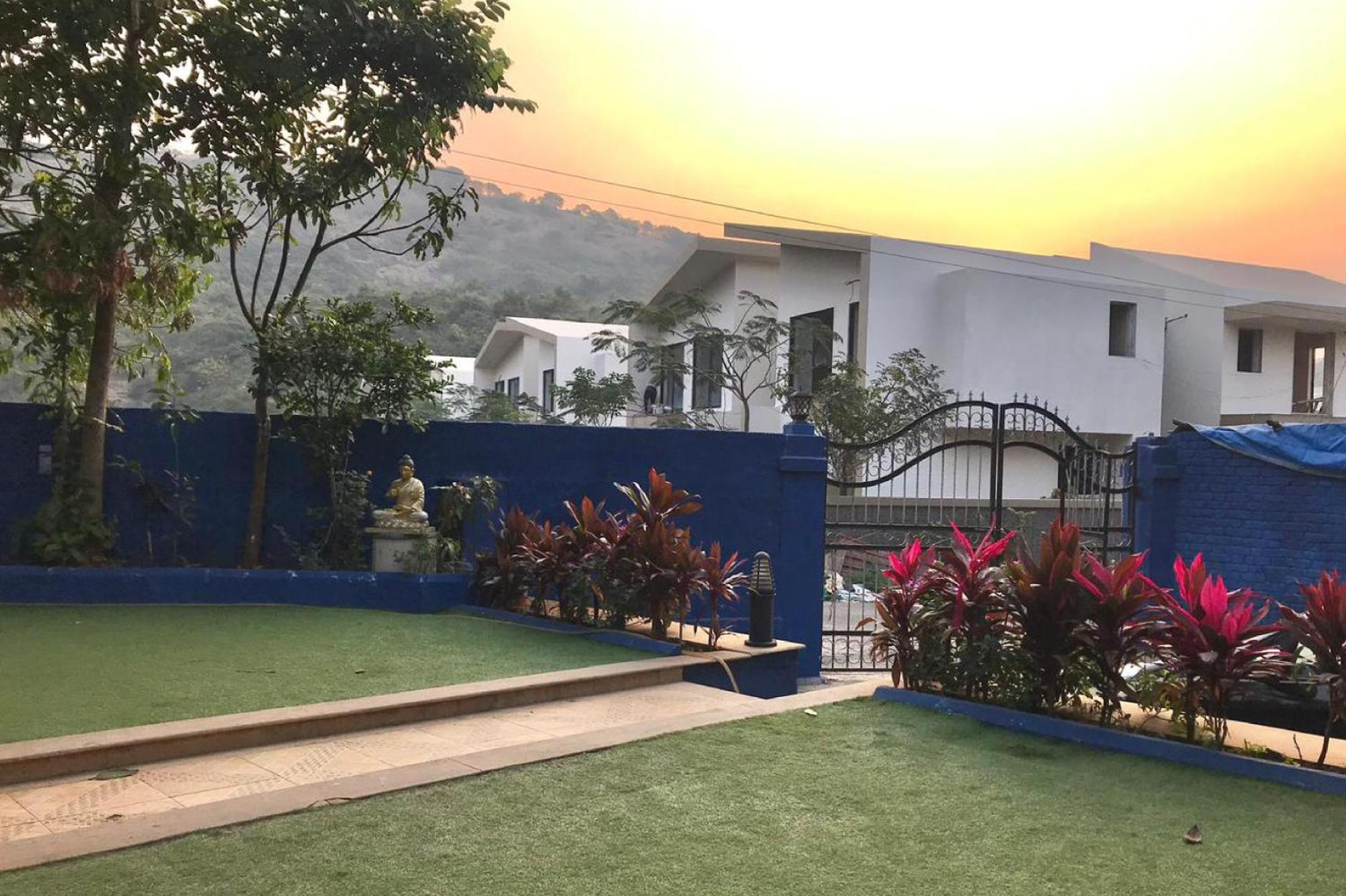 Redhomex La Maison Bleu Villa Lonavala