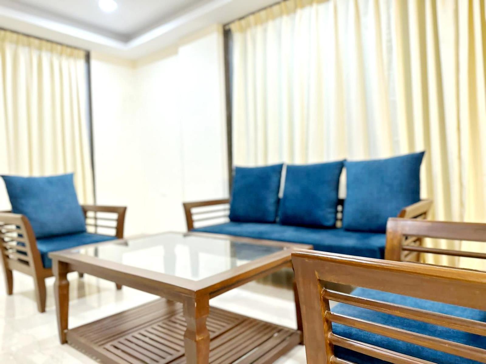 Yellowbrick - Near Market /swimming Pool/ Ac/ Luxurious Lonavala