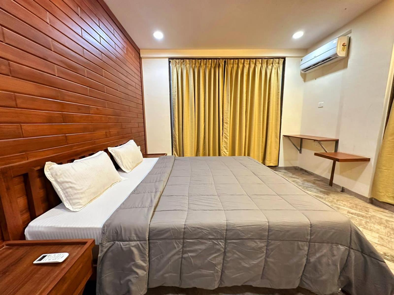 Yellowbrick - Near Market /swimming Pool/ Ac/ Luxurious Villa *