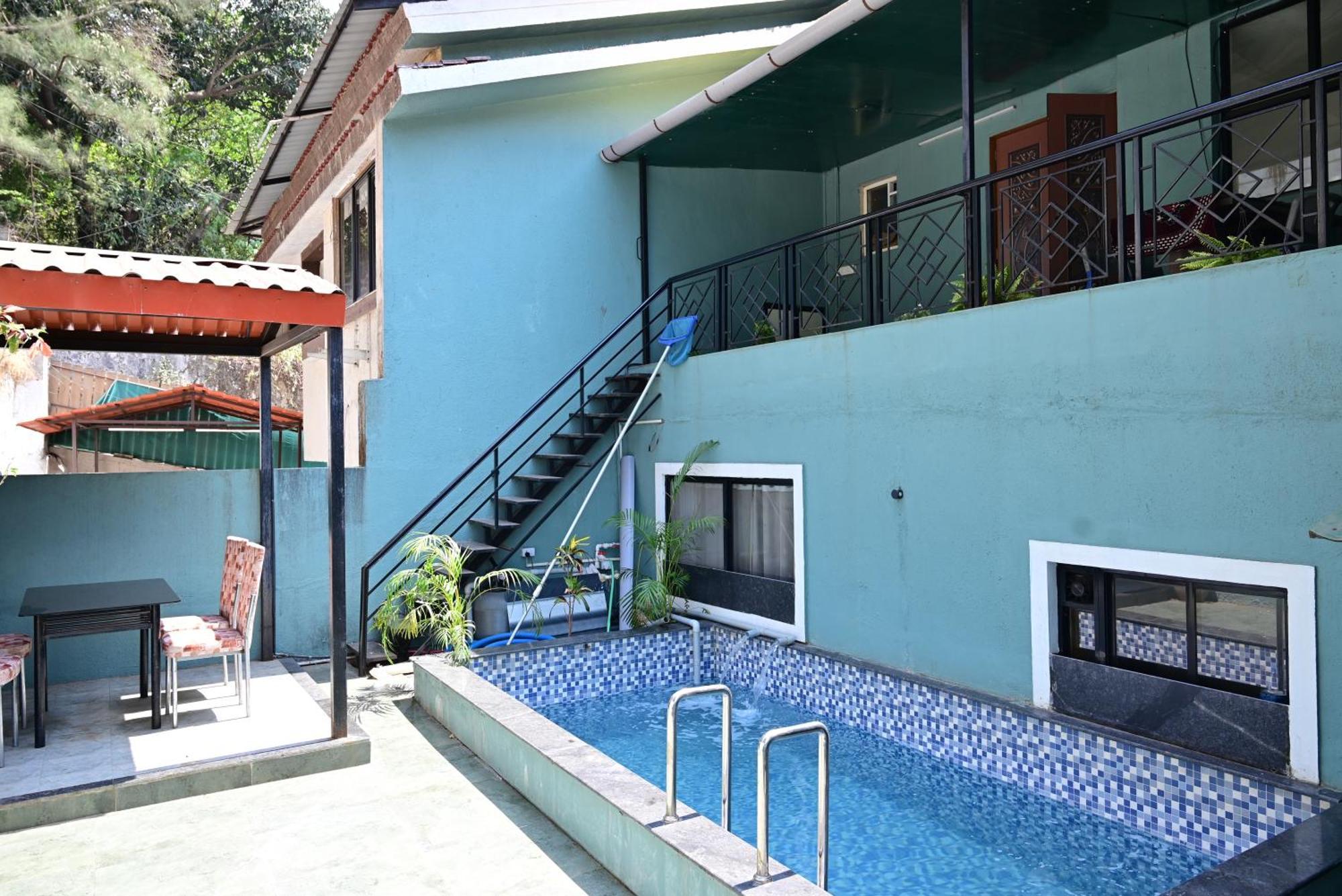 Snooze Villa *
