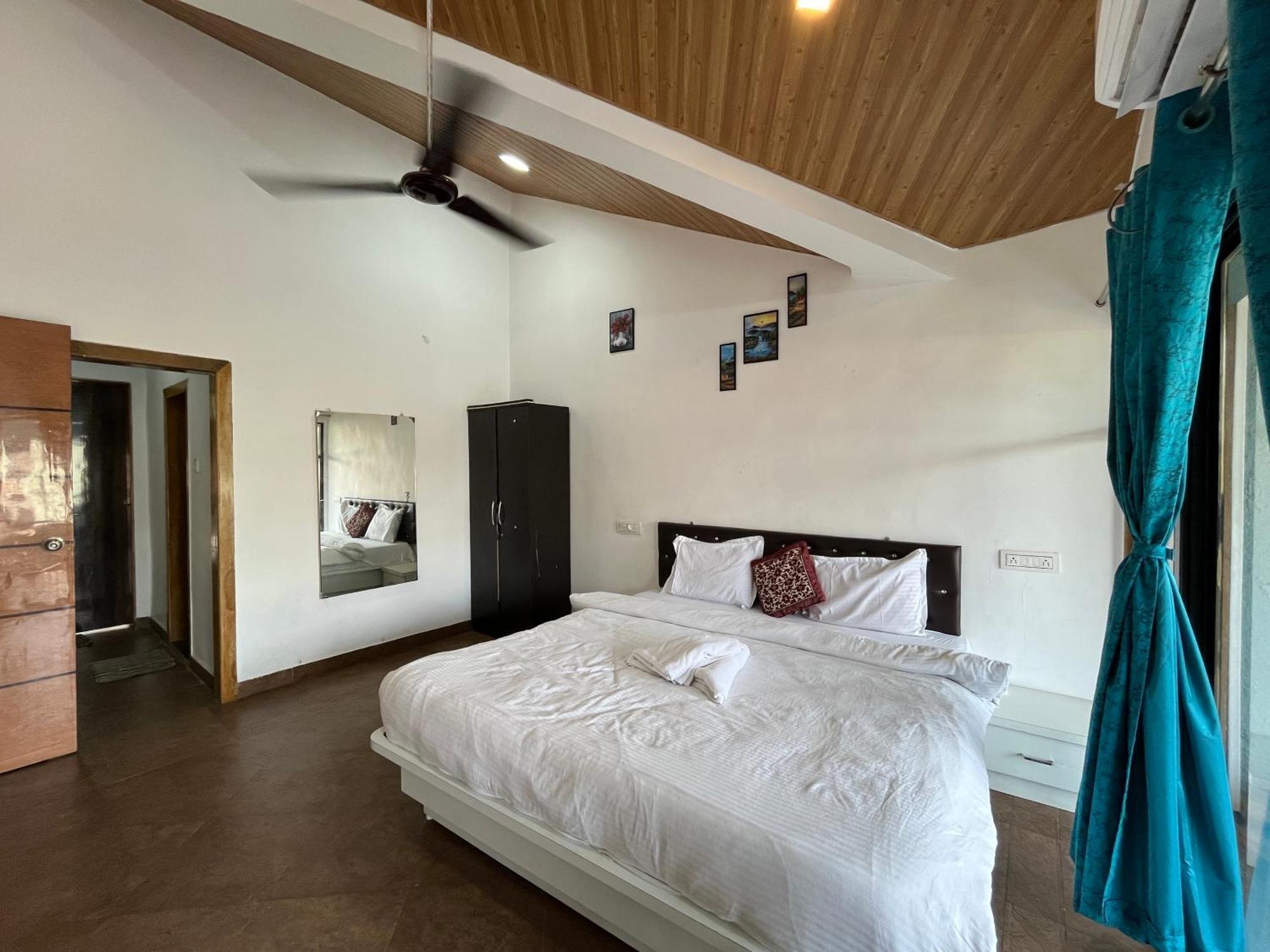 Snooze Villa