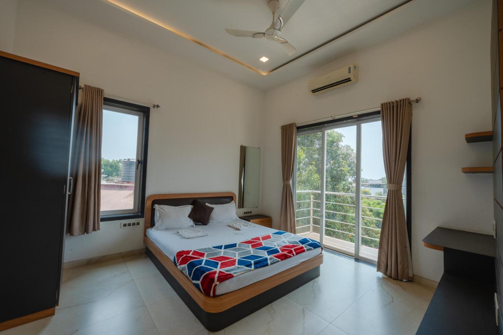 Hill Crest Lonavala 4Bhk