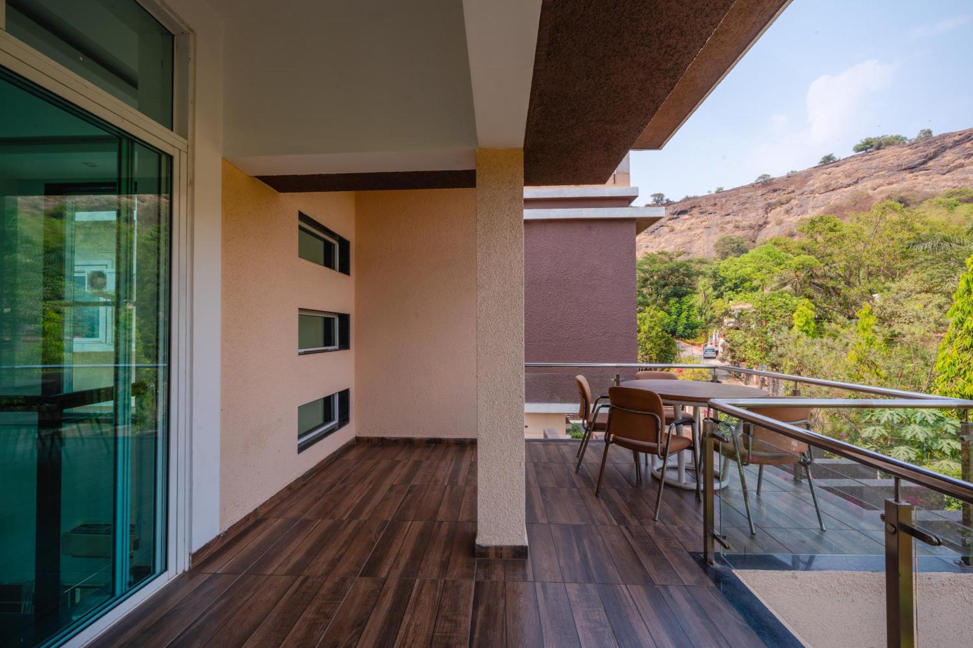 Hill Crest Lonavala 4Bhk *
